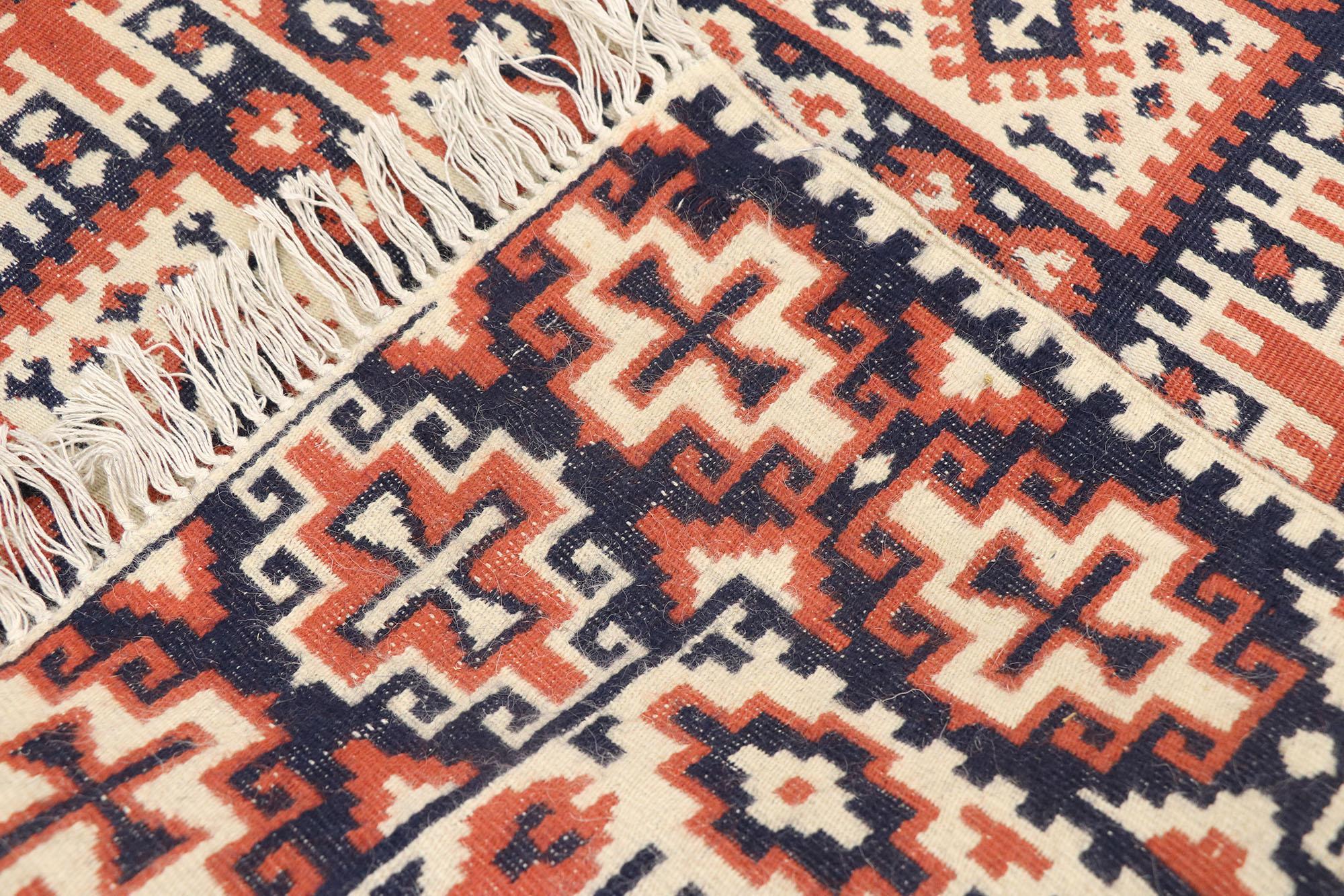 Tapis de galerie Kilim persan vintage de style tribal Bon état - En vente à Dallas, TX