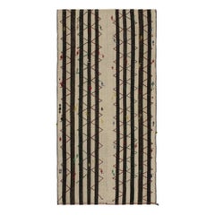 Kilim persan vintage beige à rayures noires, style panneau