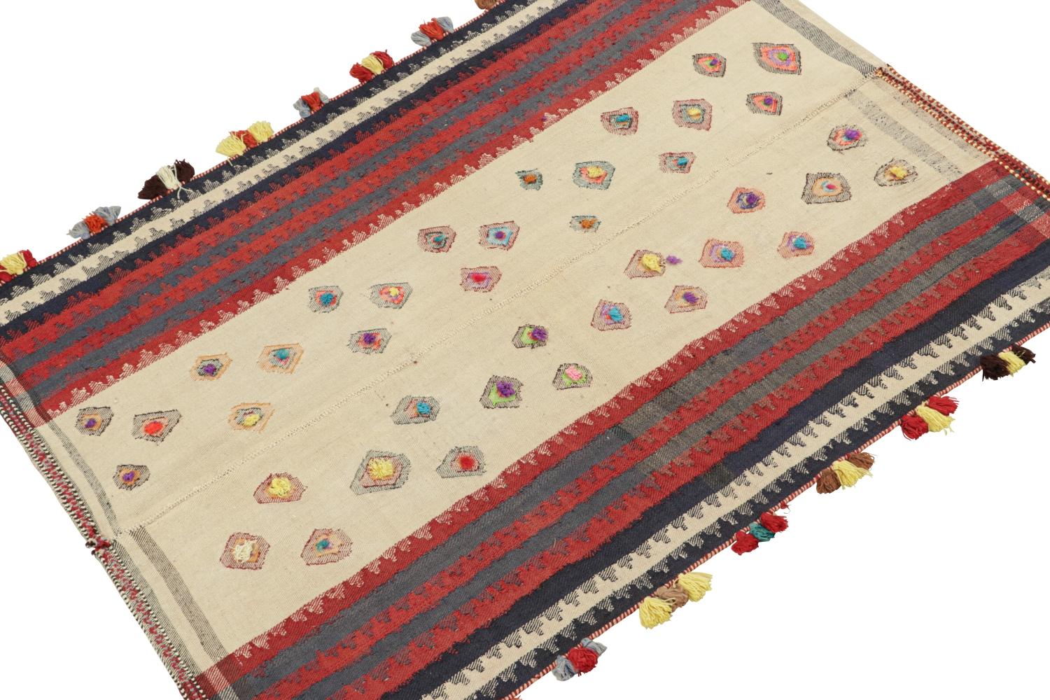 Persischer Kelim in Beige mit mehrfarbigen Streifen und Motiven von Teppich & Kilim (Handgeknüpft) im Angebot