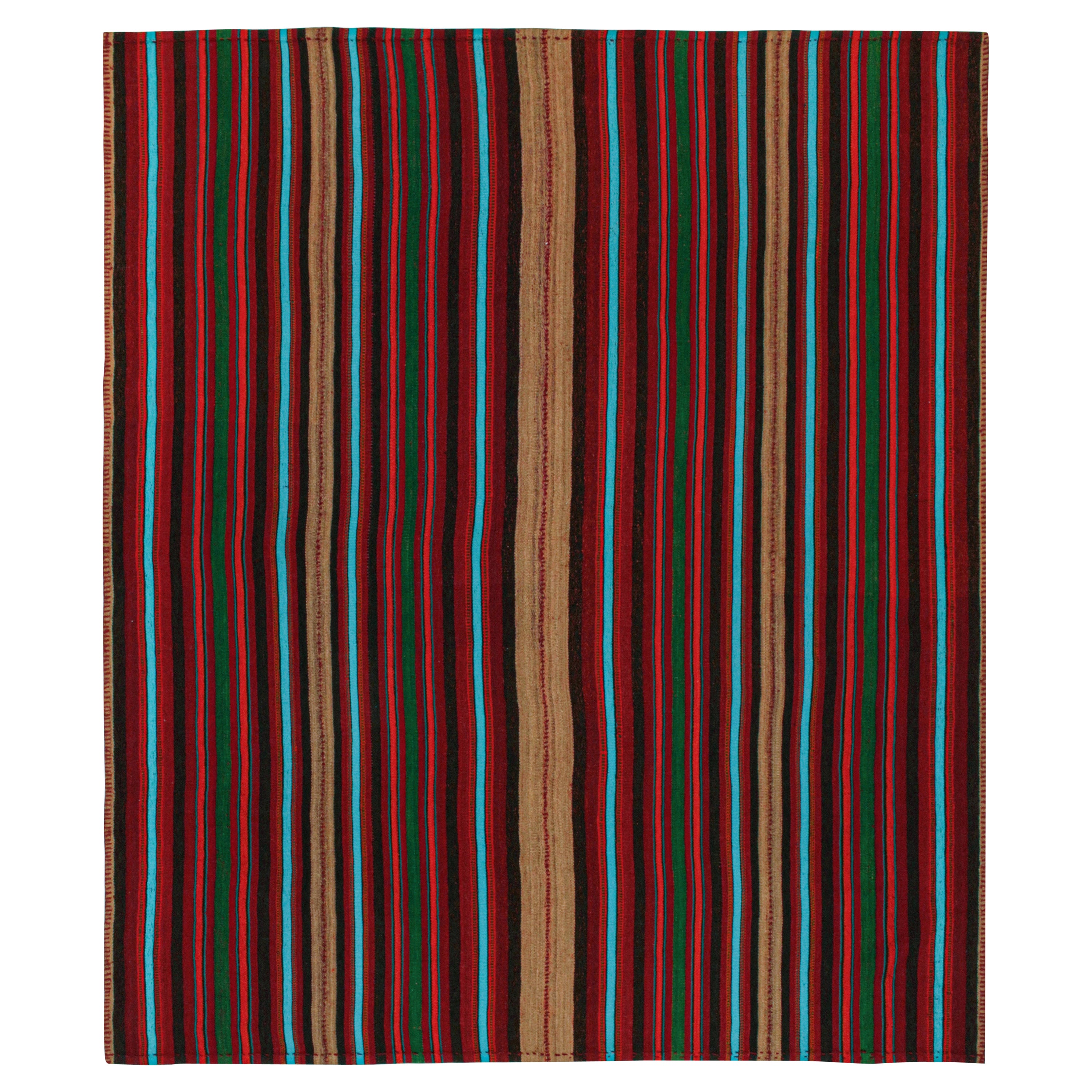 Persischer Vintage-Kelim in Burgunderrot mit mehrfarbigen Streifen von Rug & Kilim