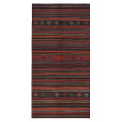 Persischer Kelim in Burgunderrot mit polychromen Streifen von Teppich & Kilim