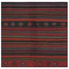 Kilim persiano vintage in borgogna con strisce policrome di Rug & Kilim