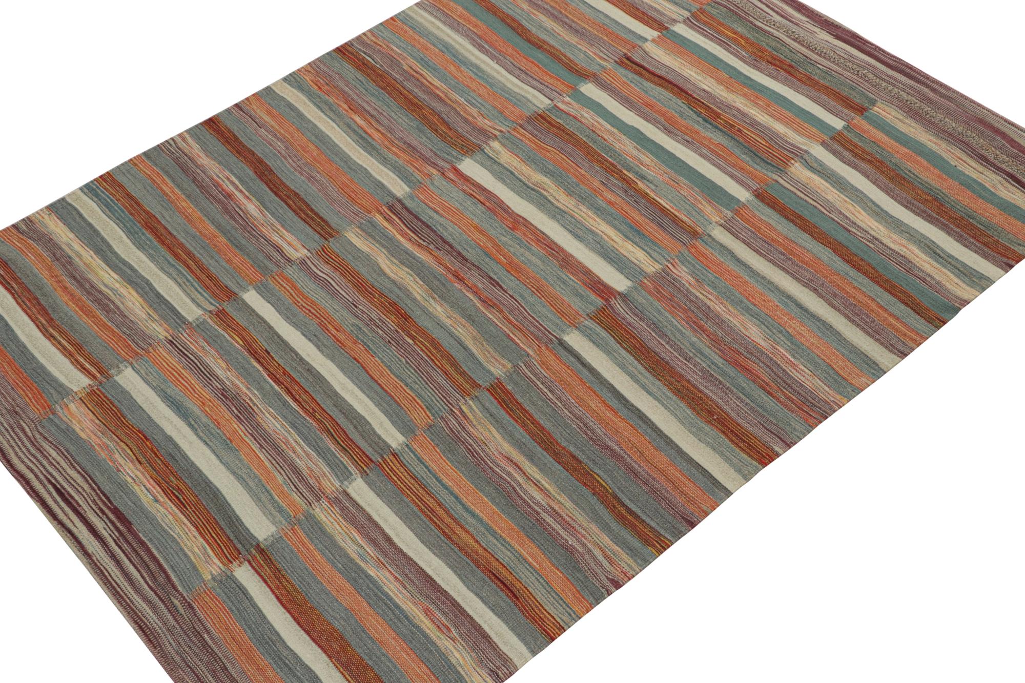 Persiano Kilim persiano vintage in tessuto a pannelli con strisce policromatiche di Rug & Kilim in vendita