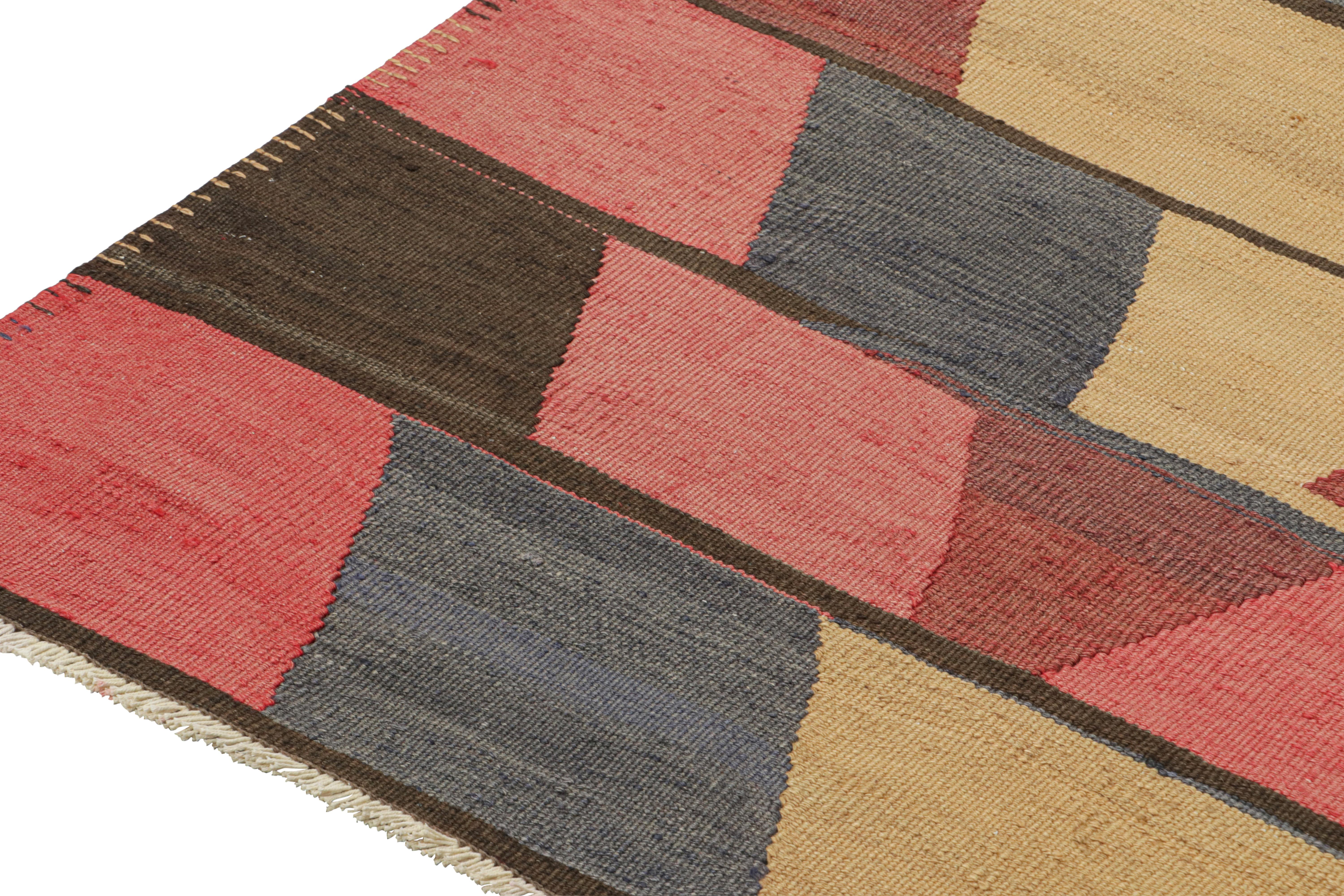 Persischer Kelim in polychromen, geometrischen Mustern von Teppich & Kilim (Handgeknüpft) im Angebot