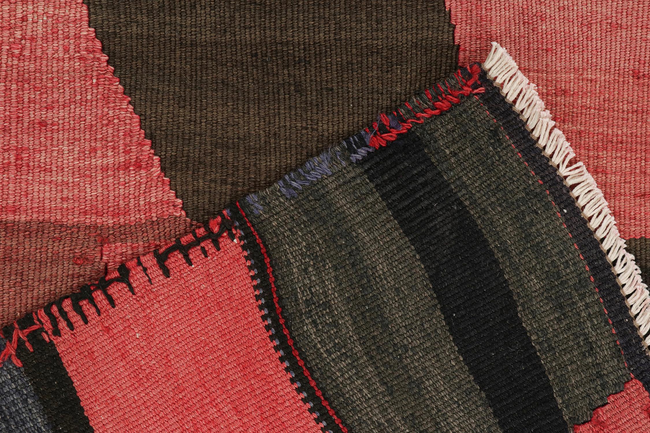 Persischer Kelim in polychromen, geometrischen Mustern von Teppich & Kilim (Wolle) im Angebot
