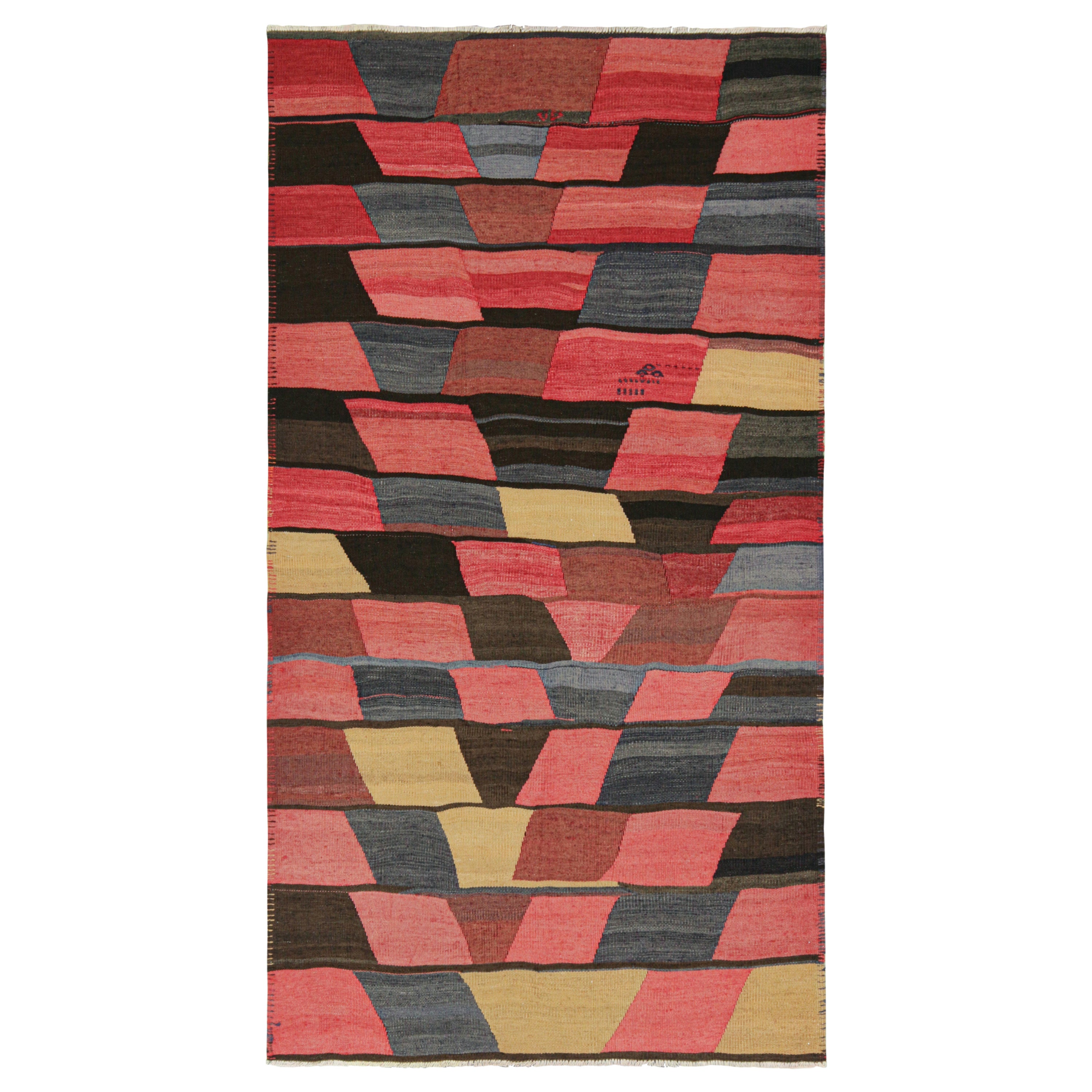 Persischer Kelim in polychromen, geometrischen Mustern von Teppich & Kilim