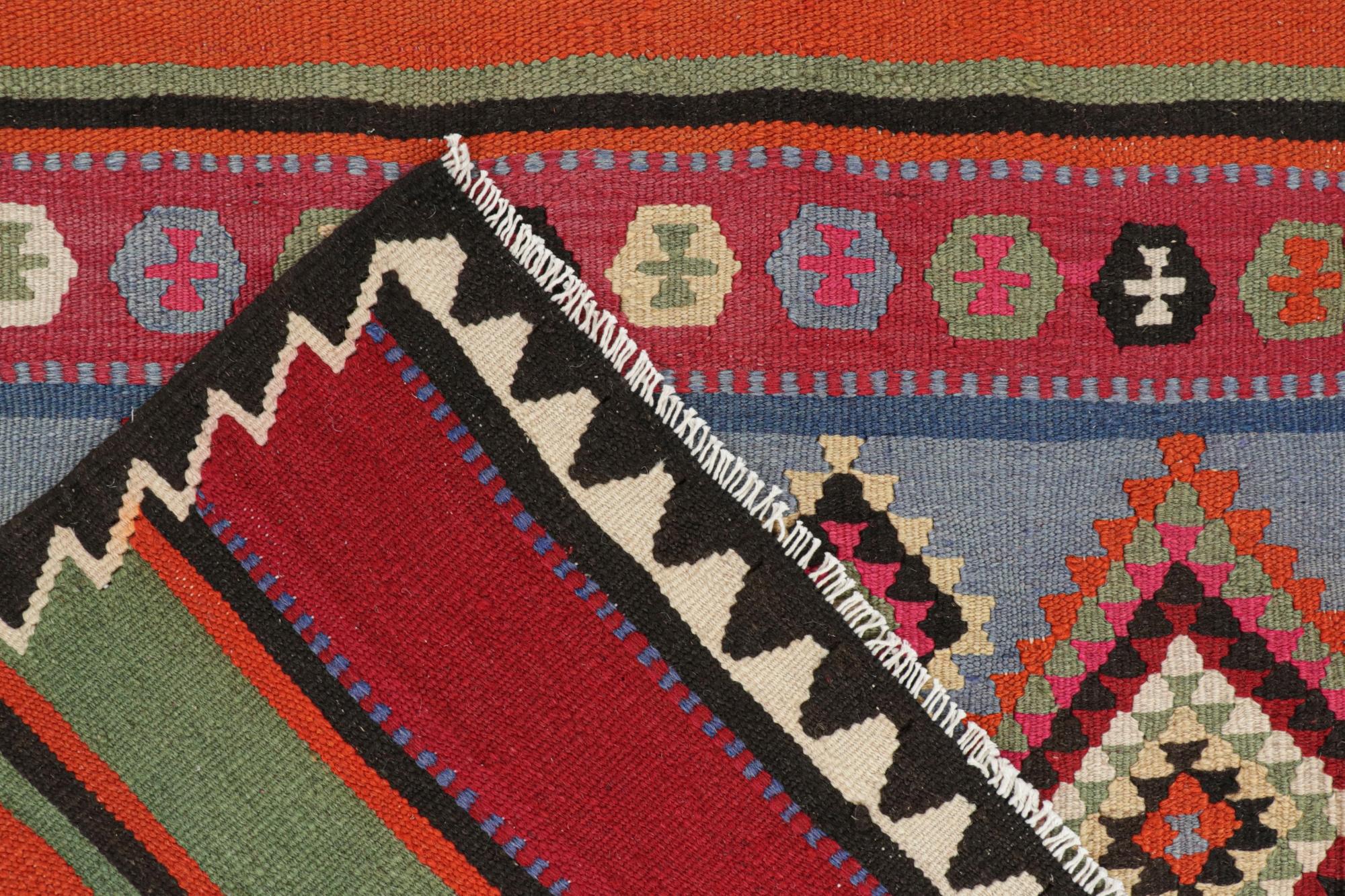 Persischer Kelim in polychromen, geometrischen Mustern, Vintage (Wolle) im Angebot
