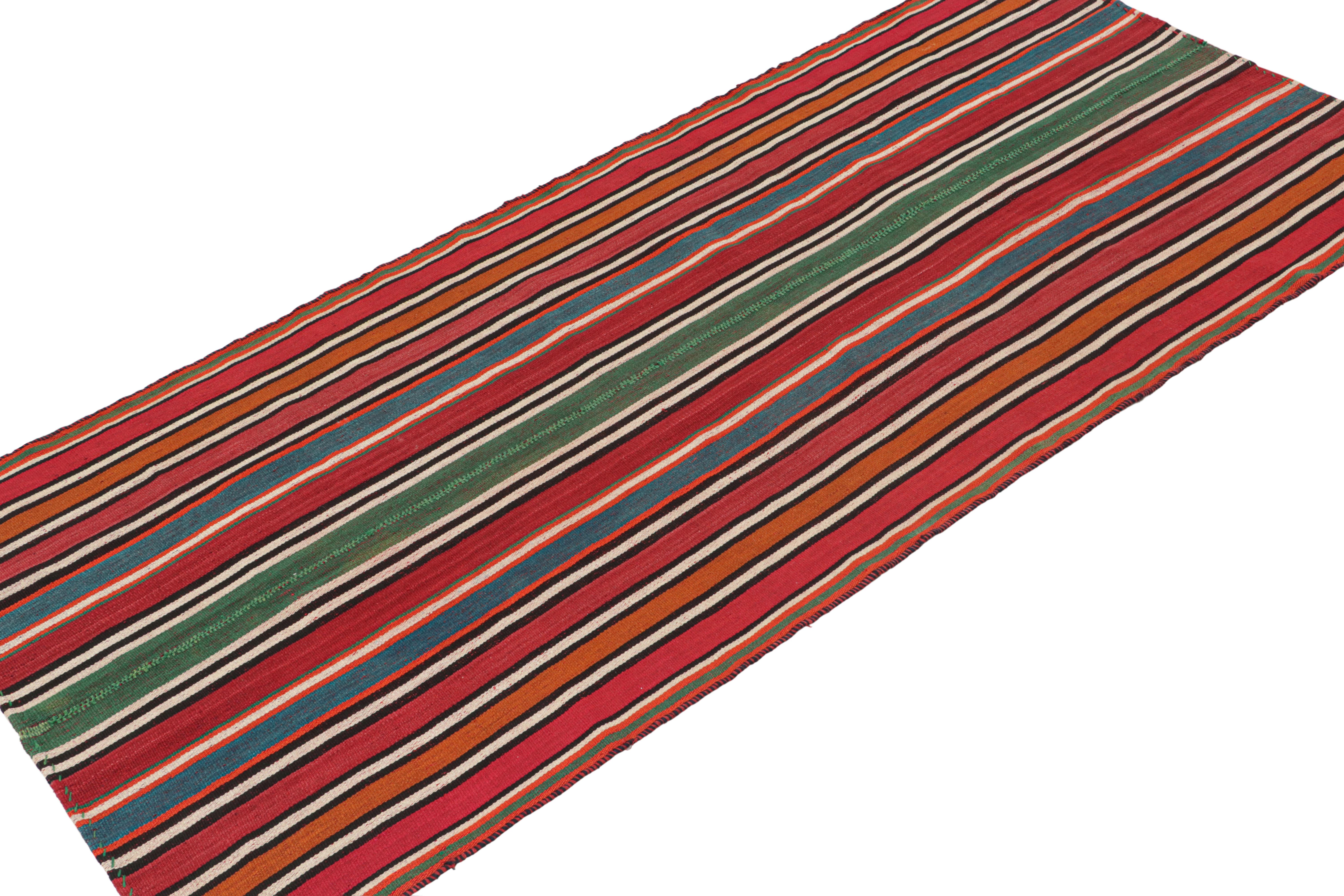 Persischer Kelim in polychromen Streifen von Teppich & Kilim (Stammeskunst) im Angebot