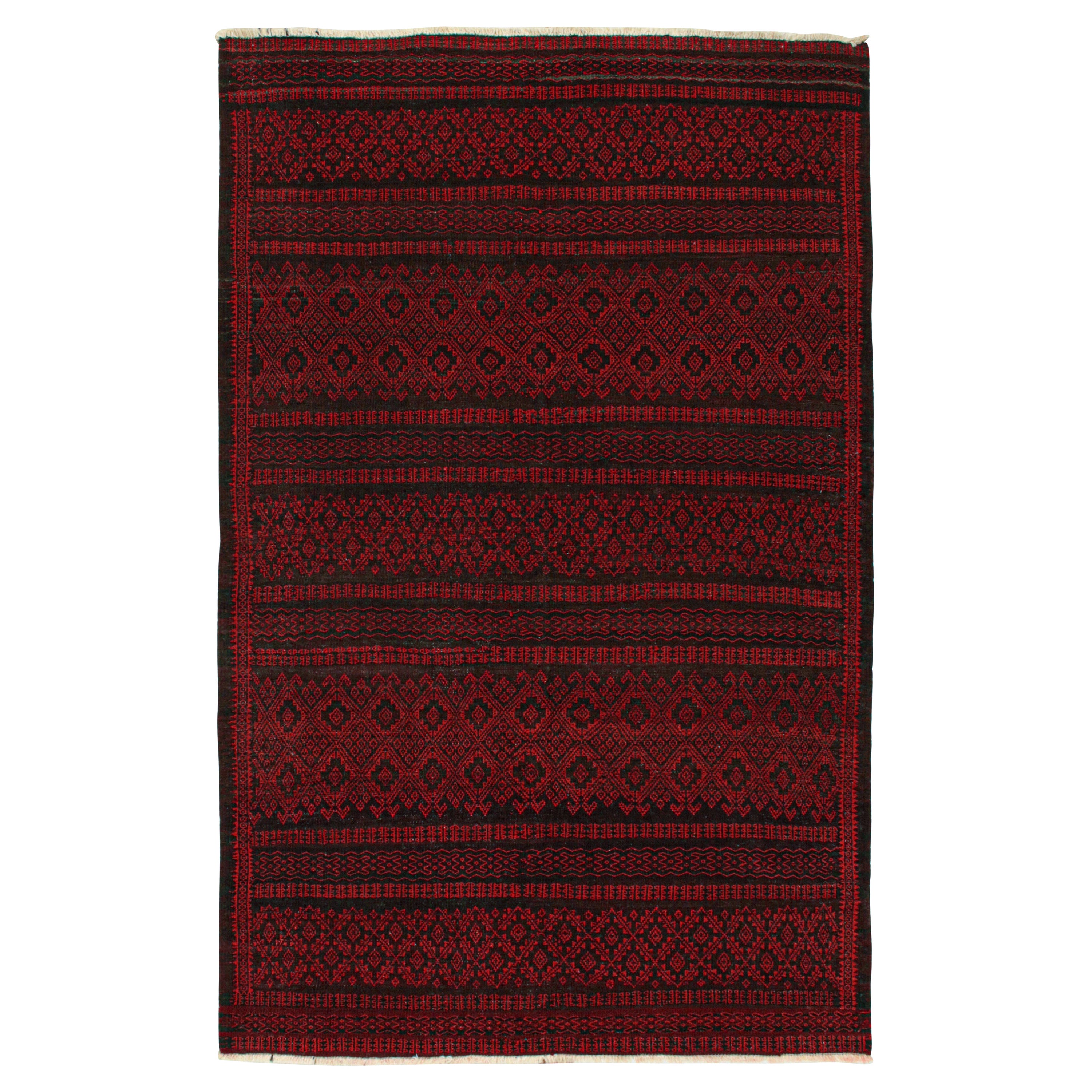 Persischer Kelim in Rot und Schwarz mit geometrischen Mustern von Teppich & Kilim