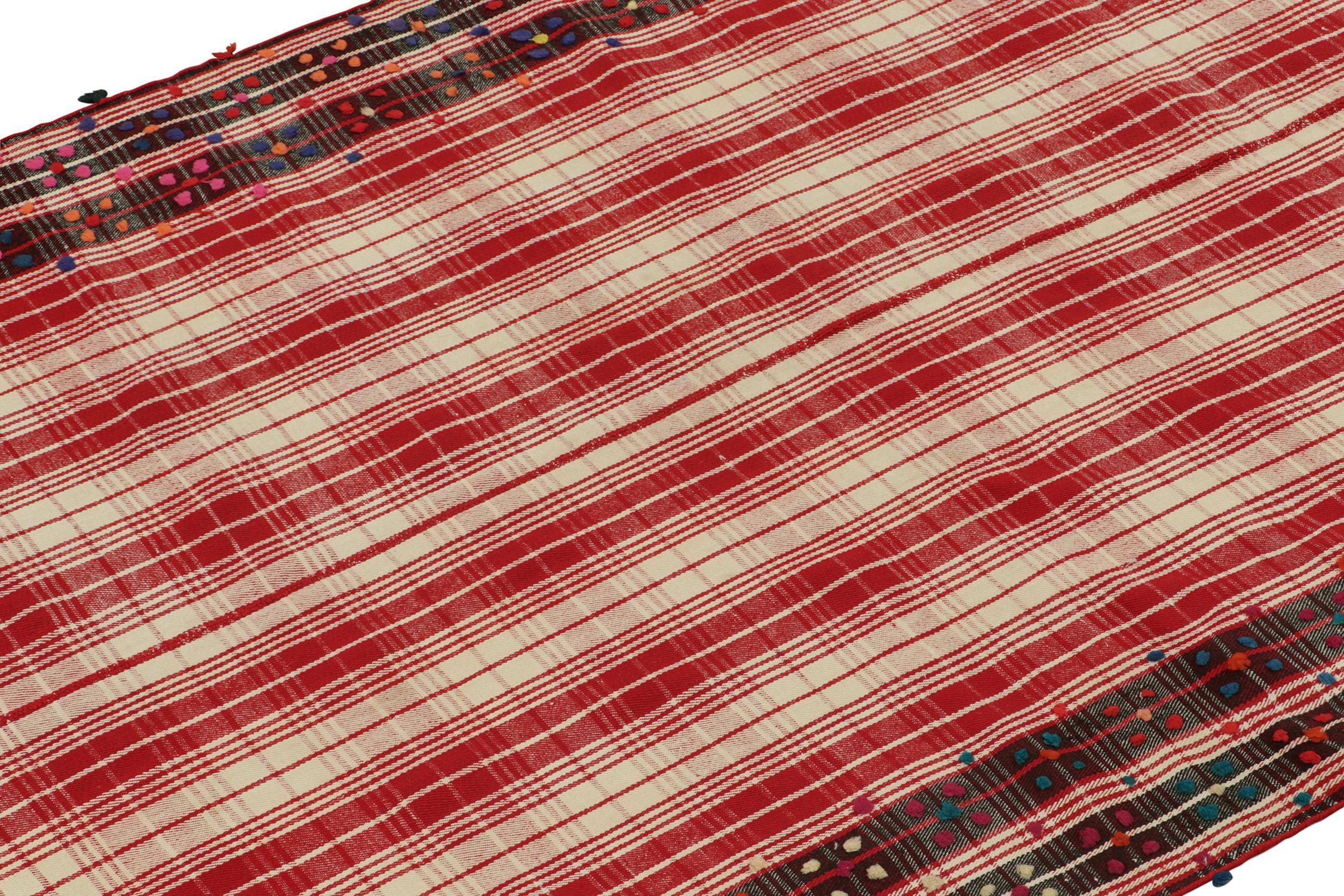 Persischer Kelim in rotem und weißem kariertem geometrischem Muster von Rug & Kilim (Handgeknüpft) im Angebot
