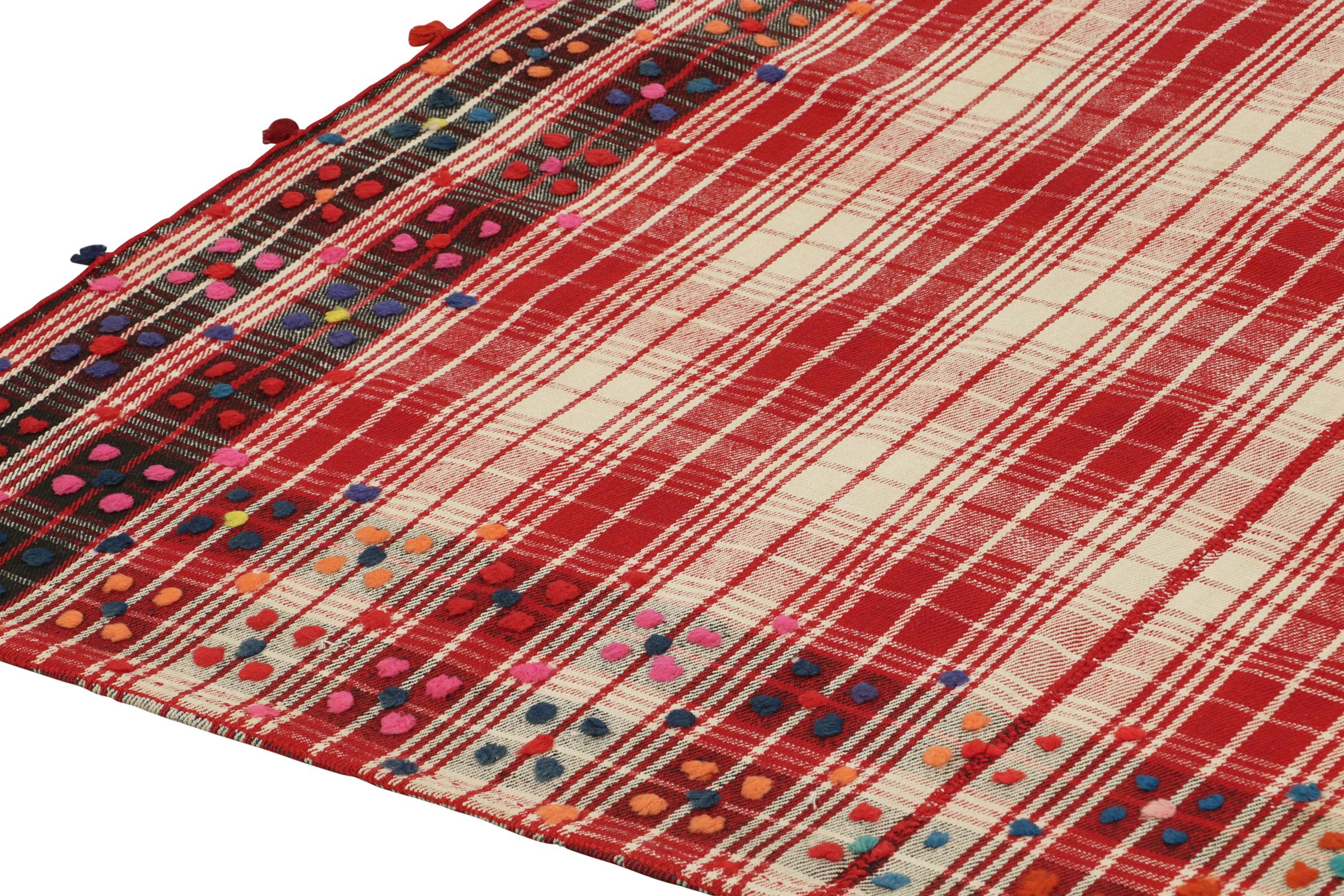 Persischer Kelim in rotem und weißem kariertem geometrischem Muster von Rug & Kilim im Zustand „Gut“ im Angebot in Long Island City, NY