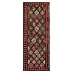 Persischer Kelim im Vintage-Stil mit roten, schwarzen und braunen geometrischen Mustern von Rug & Kilim