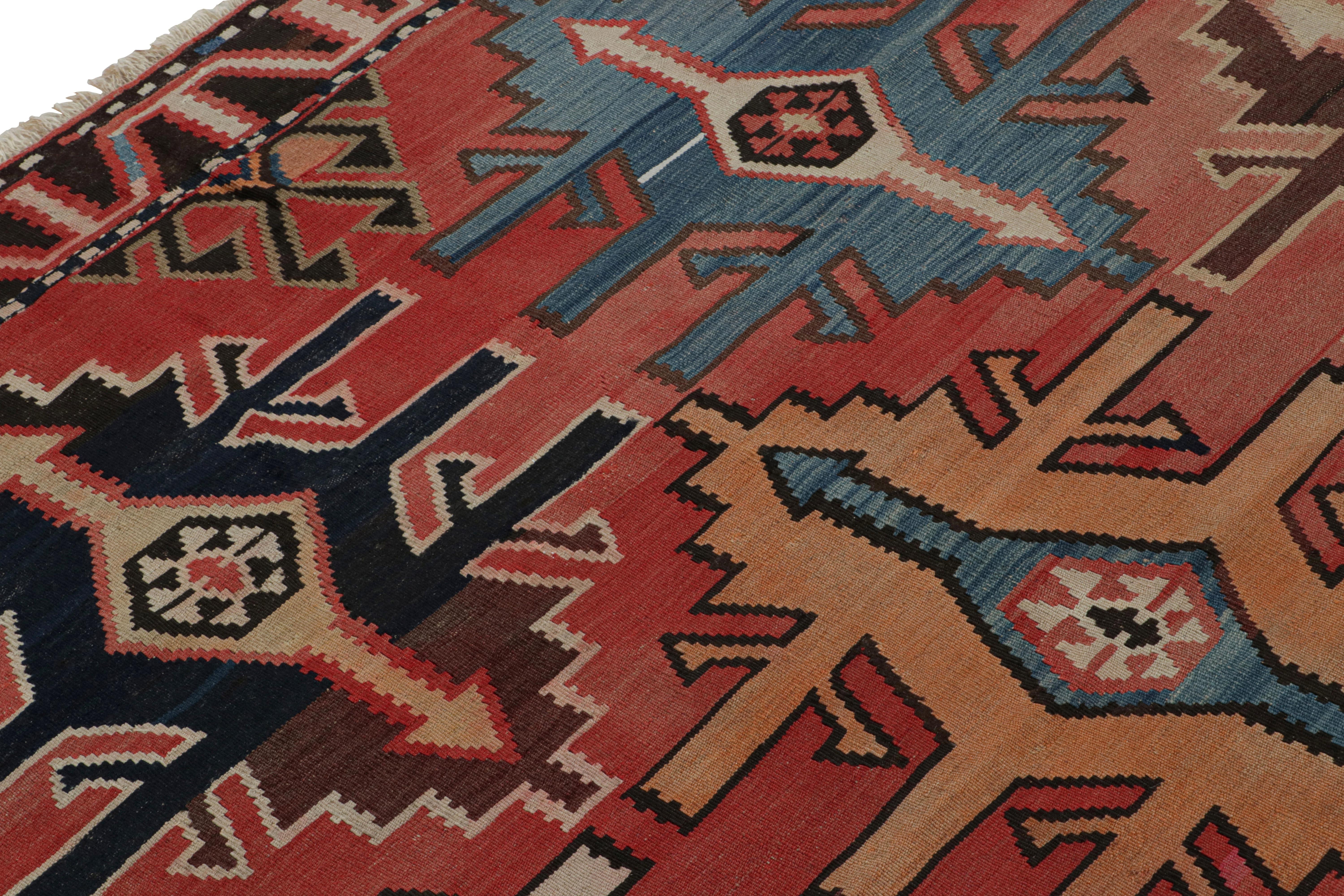 Afghano Kilim persiano d'epoca in rosso con motivi policromatici, da Rug & Kilim in vendita