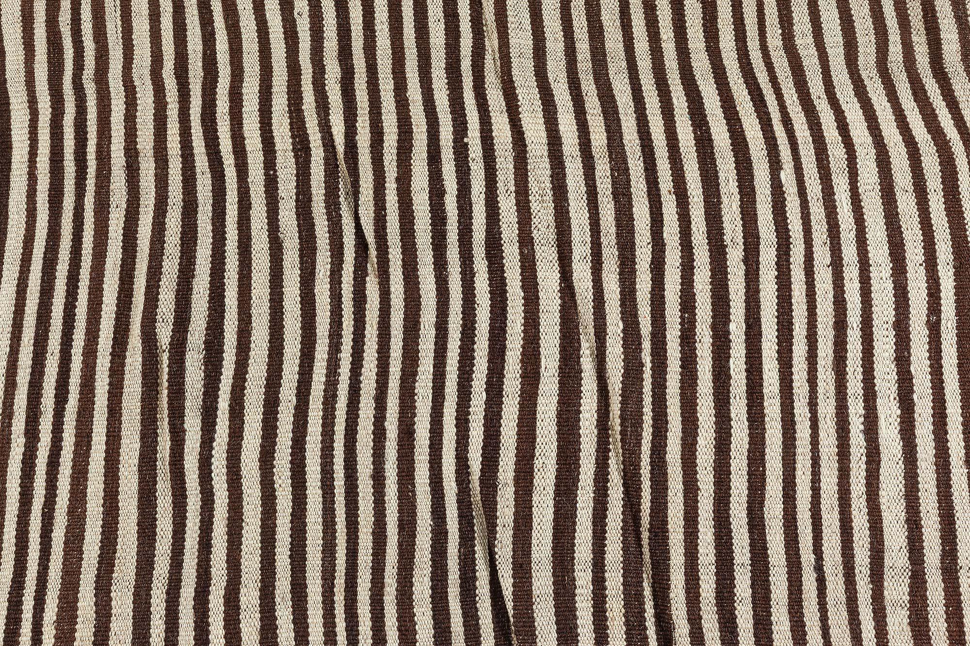 Perse Tapis Kilim persan vintage Doris Leslie Blau en vente