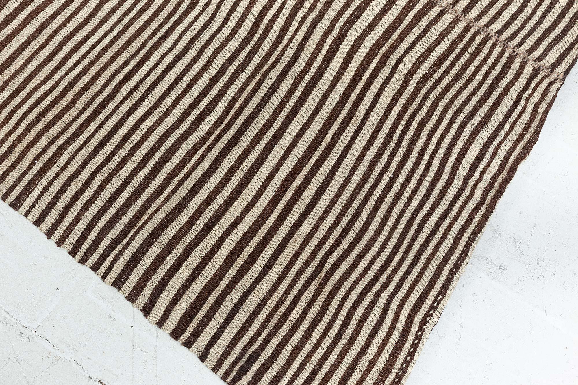 20ième siècle Tapis Kilim persan vintage Doris Leslie Blau en vente