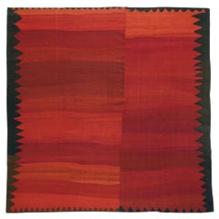 Vintage Persian Kilim Rug - Handgewebter Teppich Rot & Schwarz Monochrome Design, Wolle