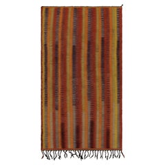 Tapis persan Kilim vintage à rayures colorées par Rug & Kilim
