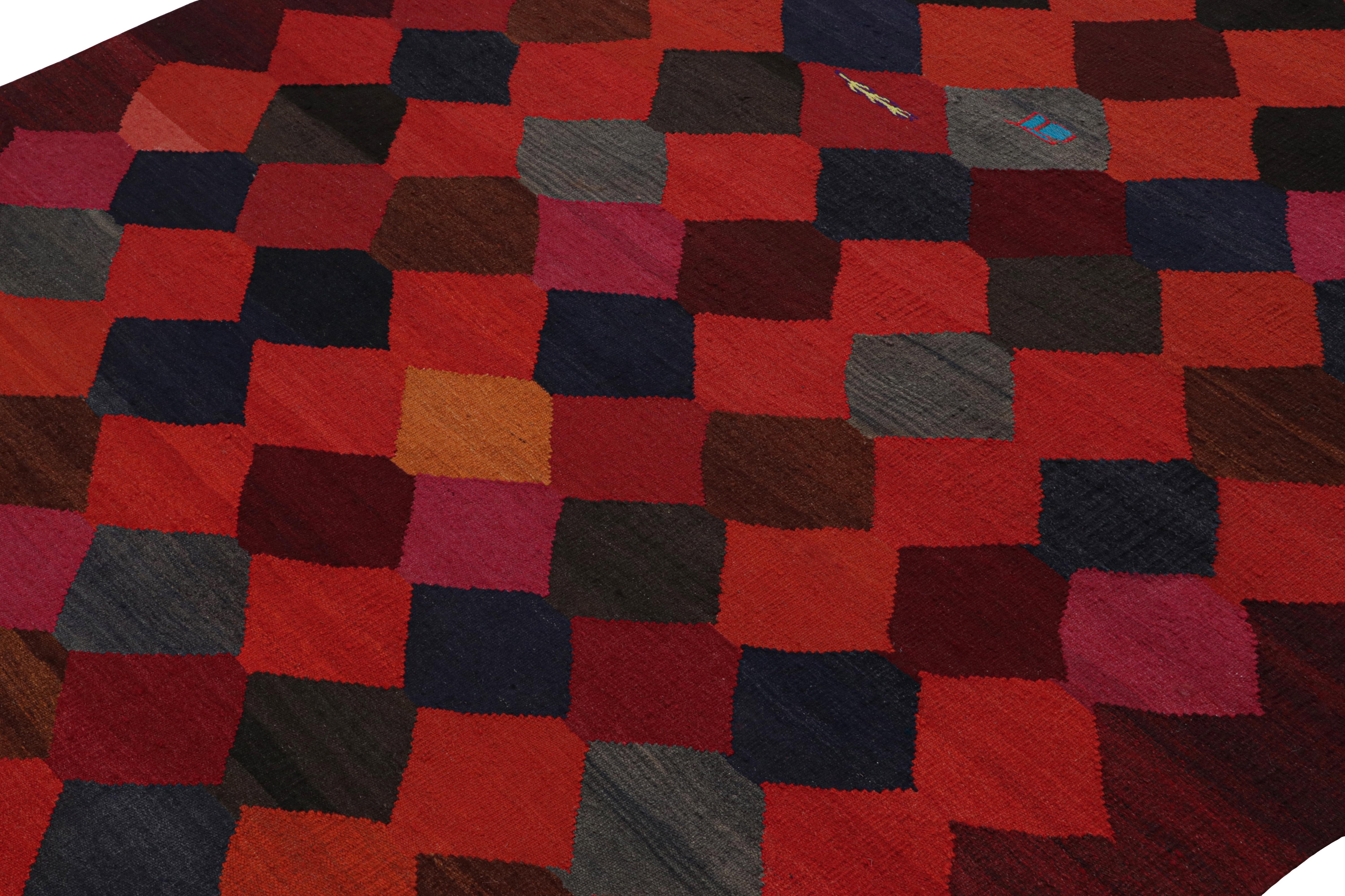 Persischer Vintage-Kelim-Teppich in Rot mit bunten Streifen von Rug & Kilim, Vintage (Afghanisch) im Angebot