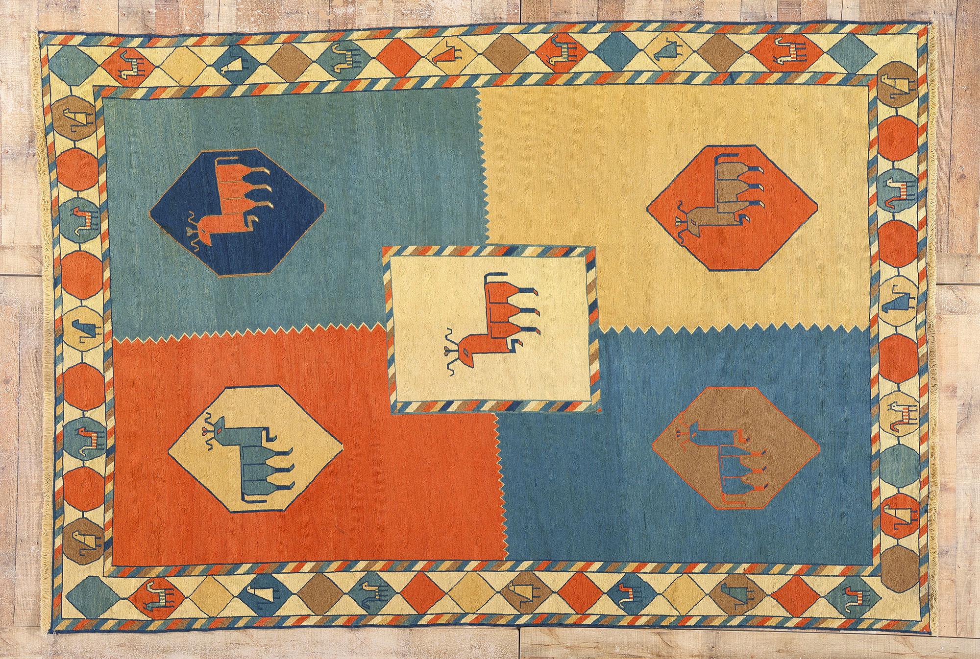 Alfombra persa Qashqai Kilim de 1960 con motivos animales en venta 1