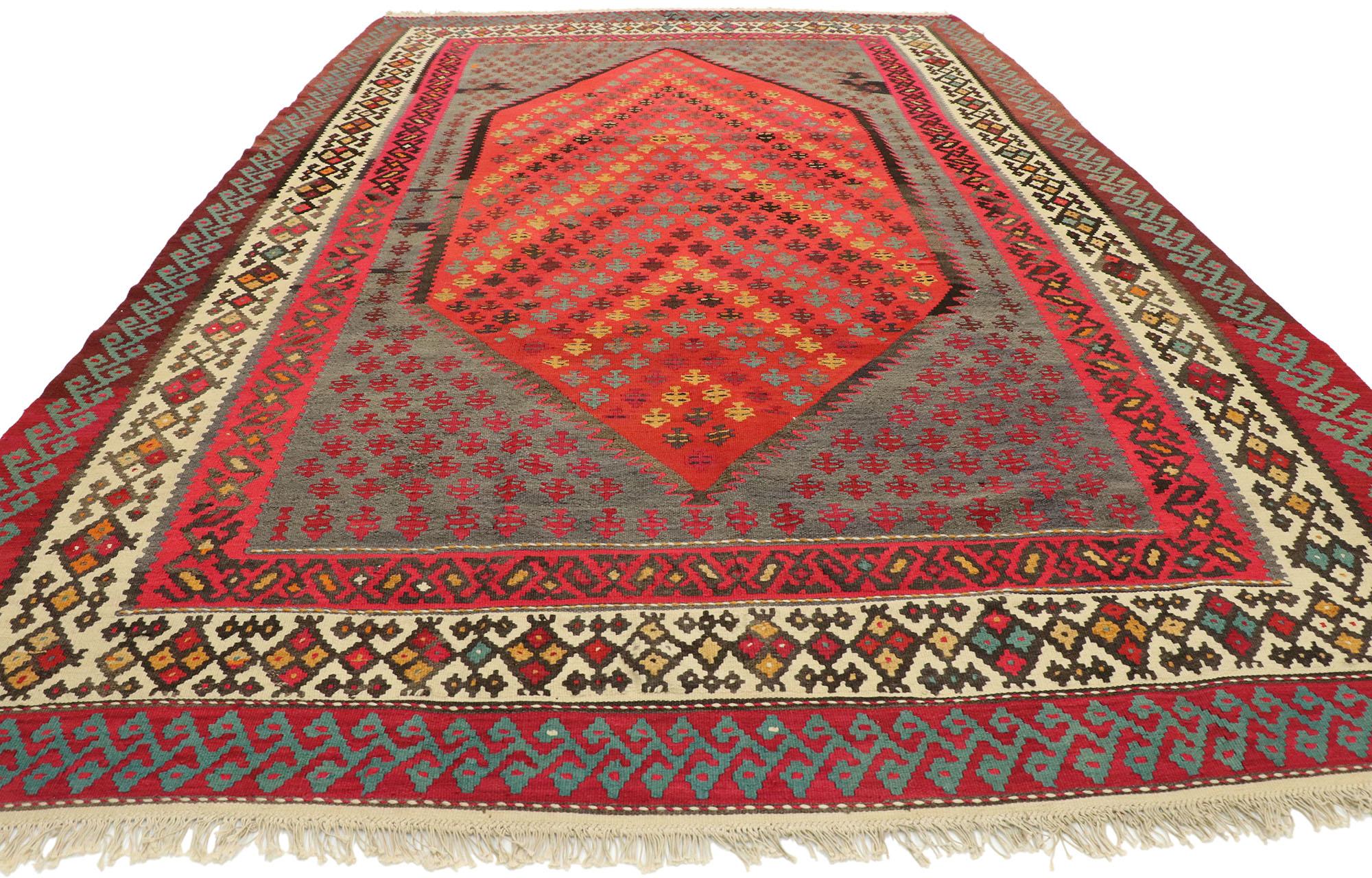 Vintage Persian Tribal Handgewebter Wollteppich (Stammeskunst) im Angebot