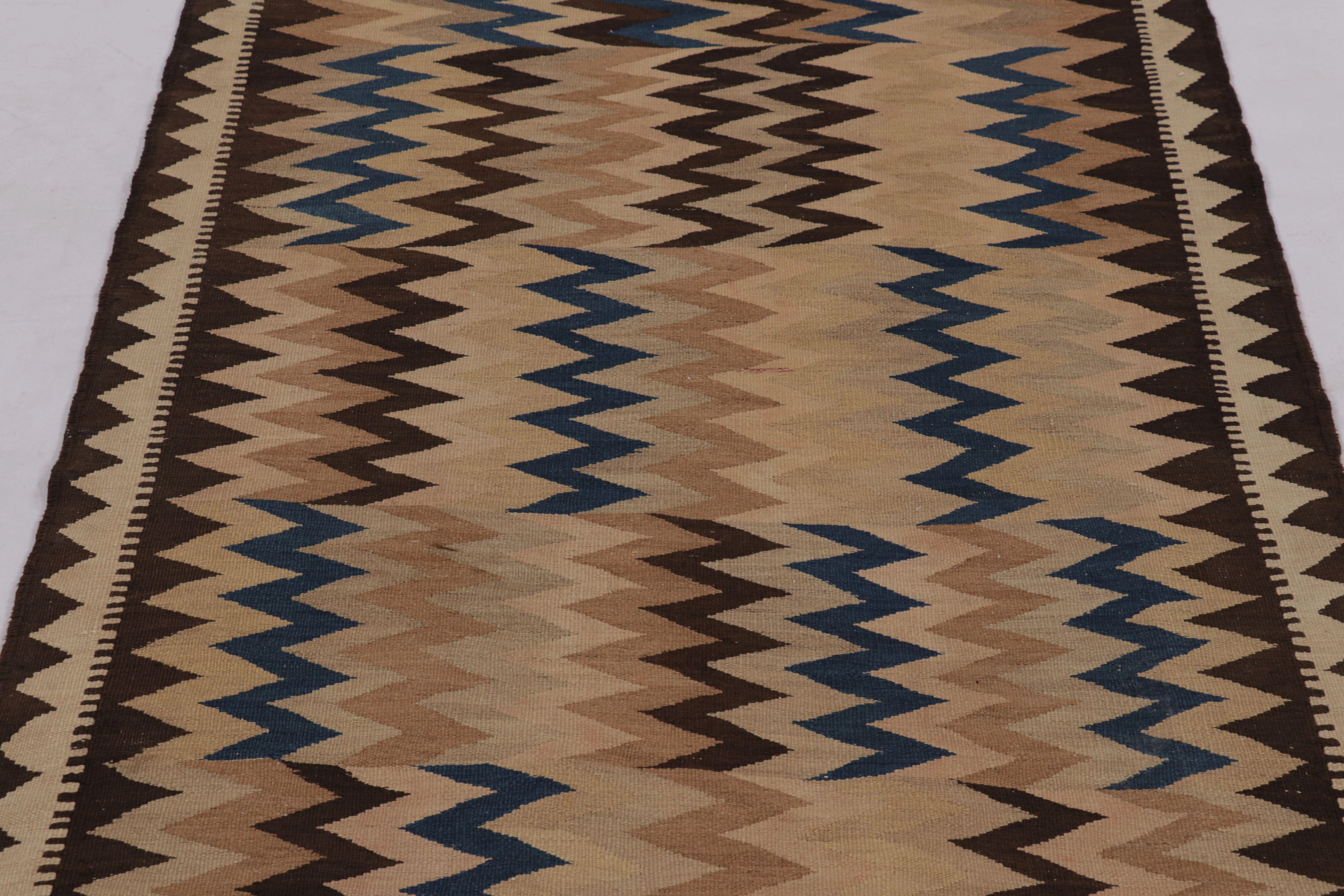 Vintage Persian Kilim Runner, Bold Blue and Beige-Brown Chevrons - Rug & Kilim (Kelim) im Angebot