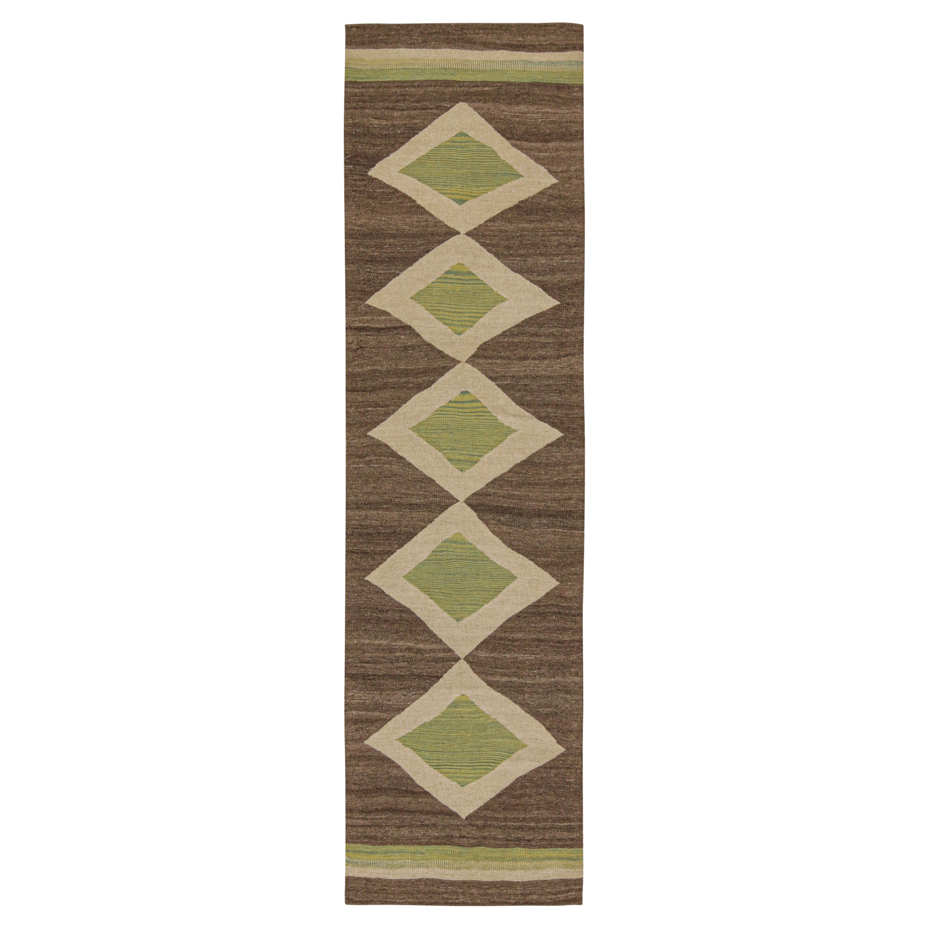 Persischer Vintage-Kelim-Läufer mit beigebraunen und grünen Medaillons von Rug & Kilim