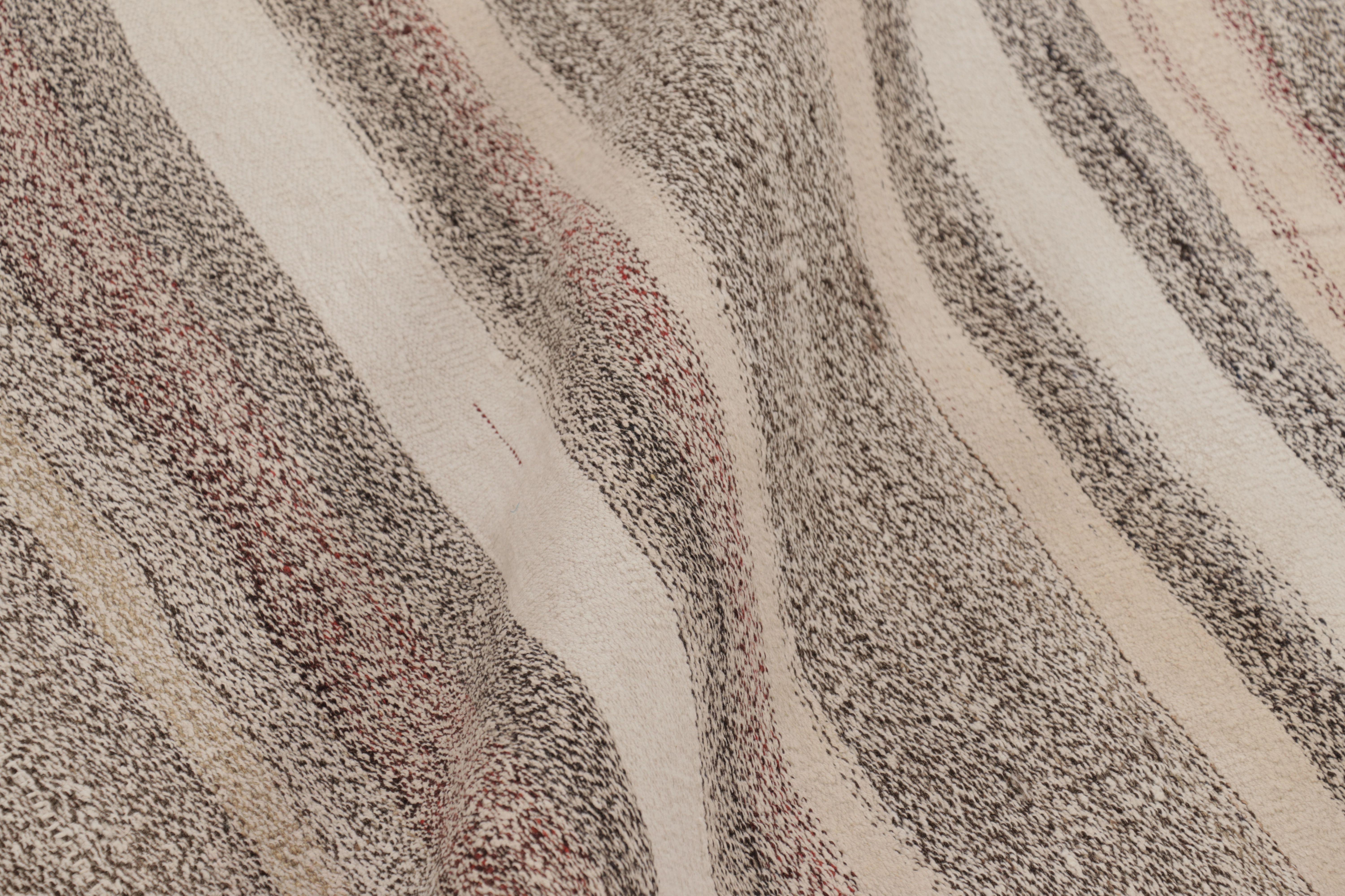 Lana Vintage Persian Kilim Runner in Muted Neutral Stripes - Rug & Kilim in vendita