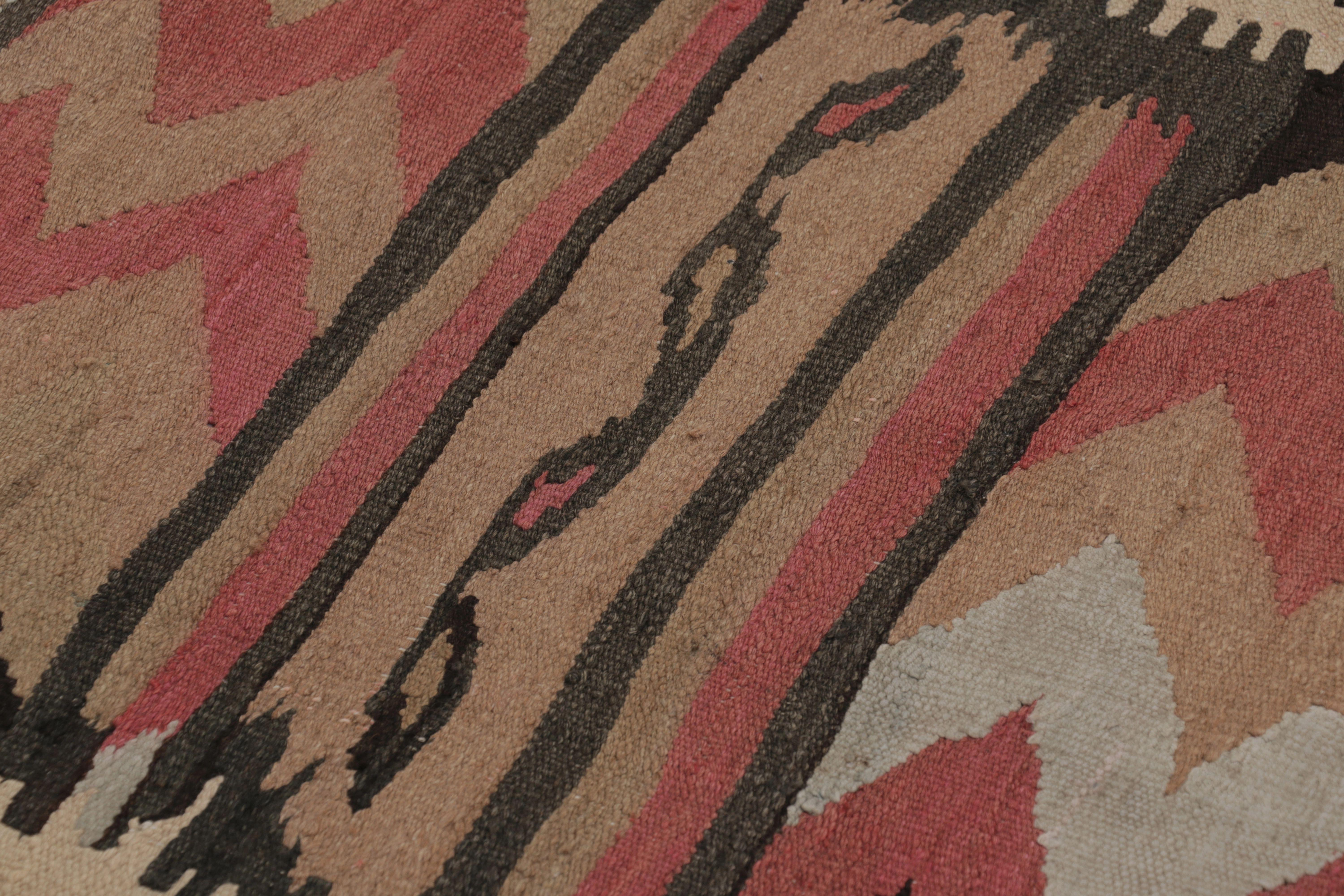 Vintage Persian Kilim Runner, Tribal Rug with Bold Chevrons - Rug & Kilim (Persisch) im Angebot