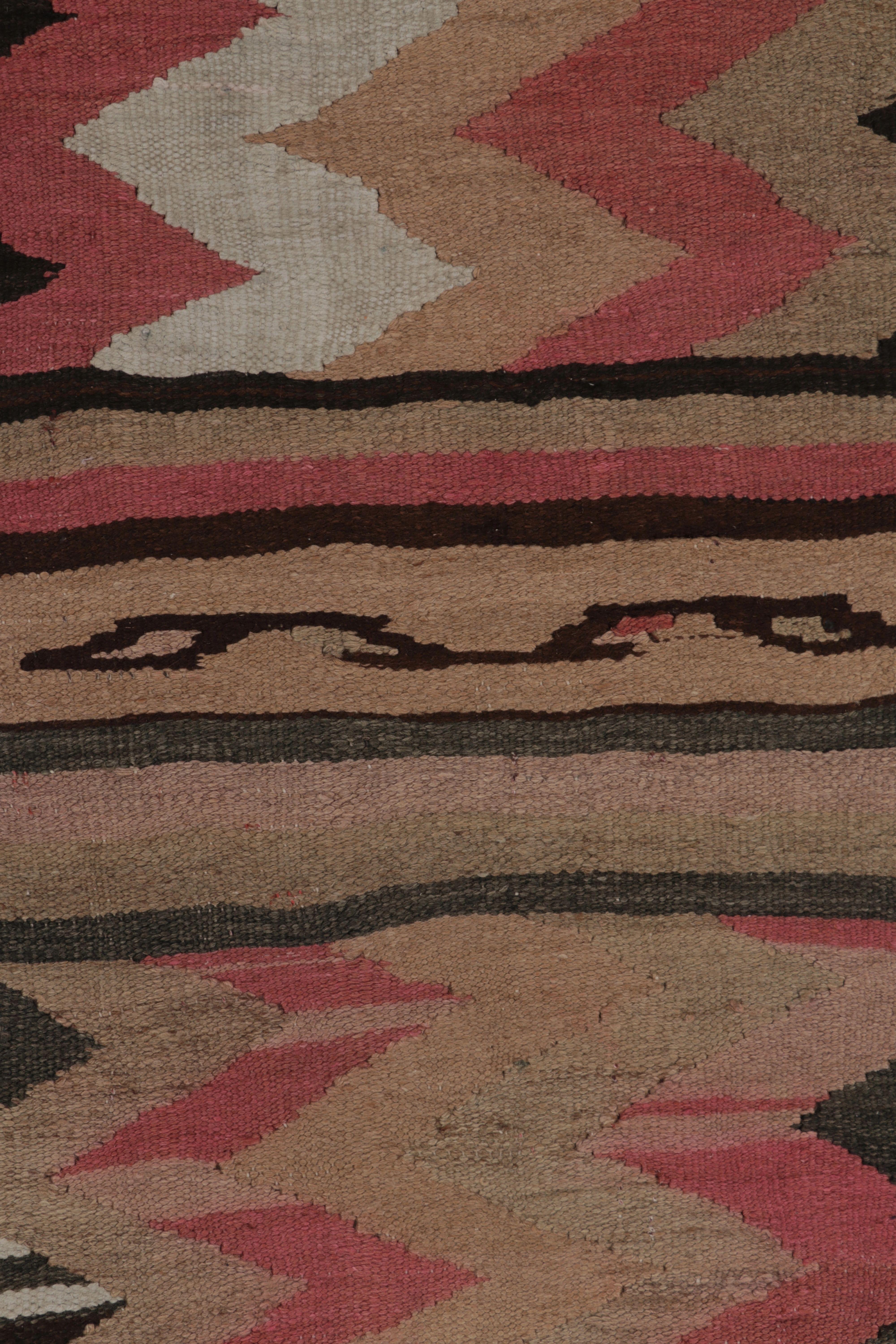 Vintage Persian Kilim Runner, Tribal Rug with Bold Chevrons - Rug & Kilim (Handgewebt) im Angebot
