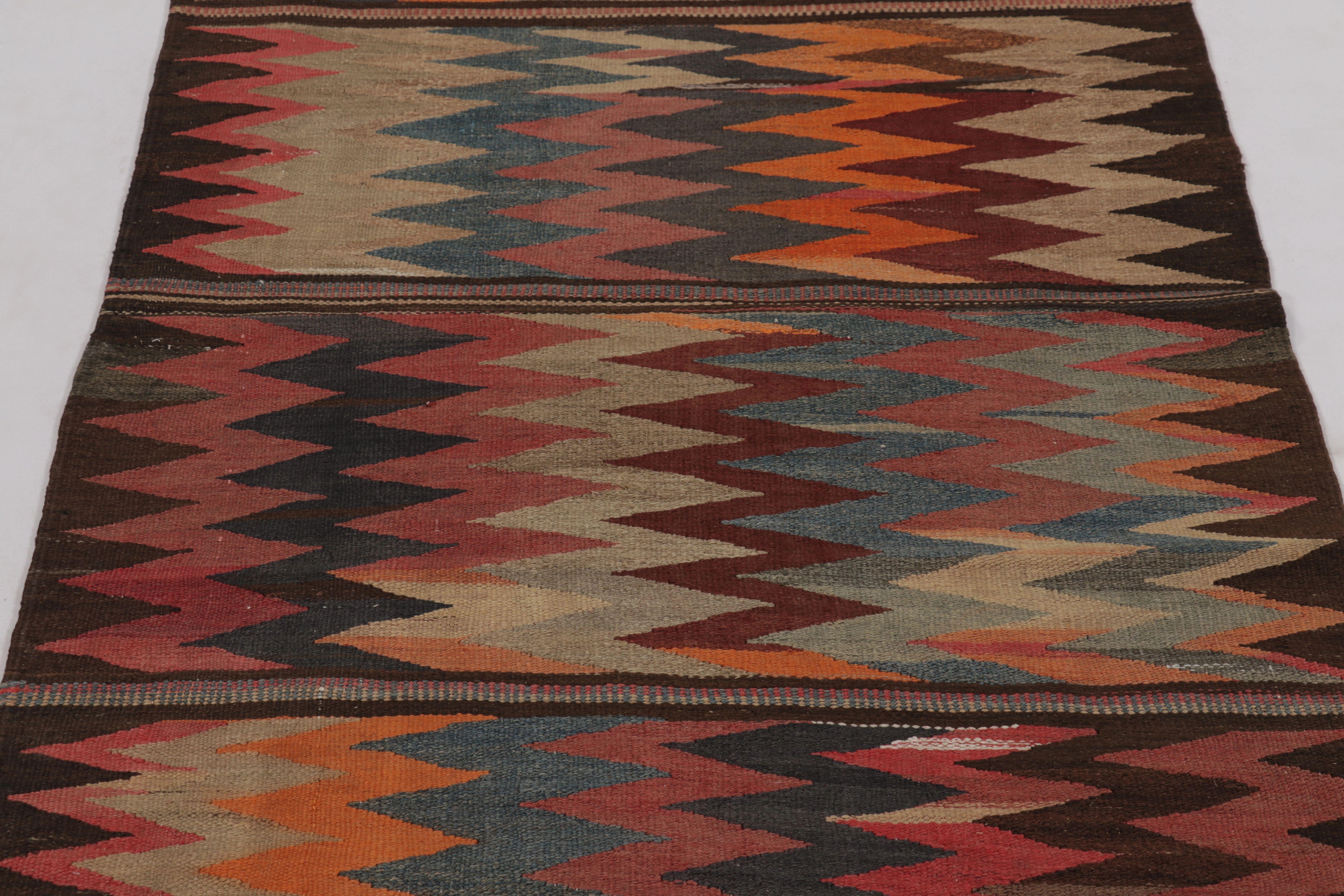 Vintage Persian Kilim Runner, Tribal Rug with Vibrant Chevrons - Rug & Kilim (Kelim) im Angebot