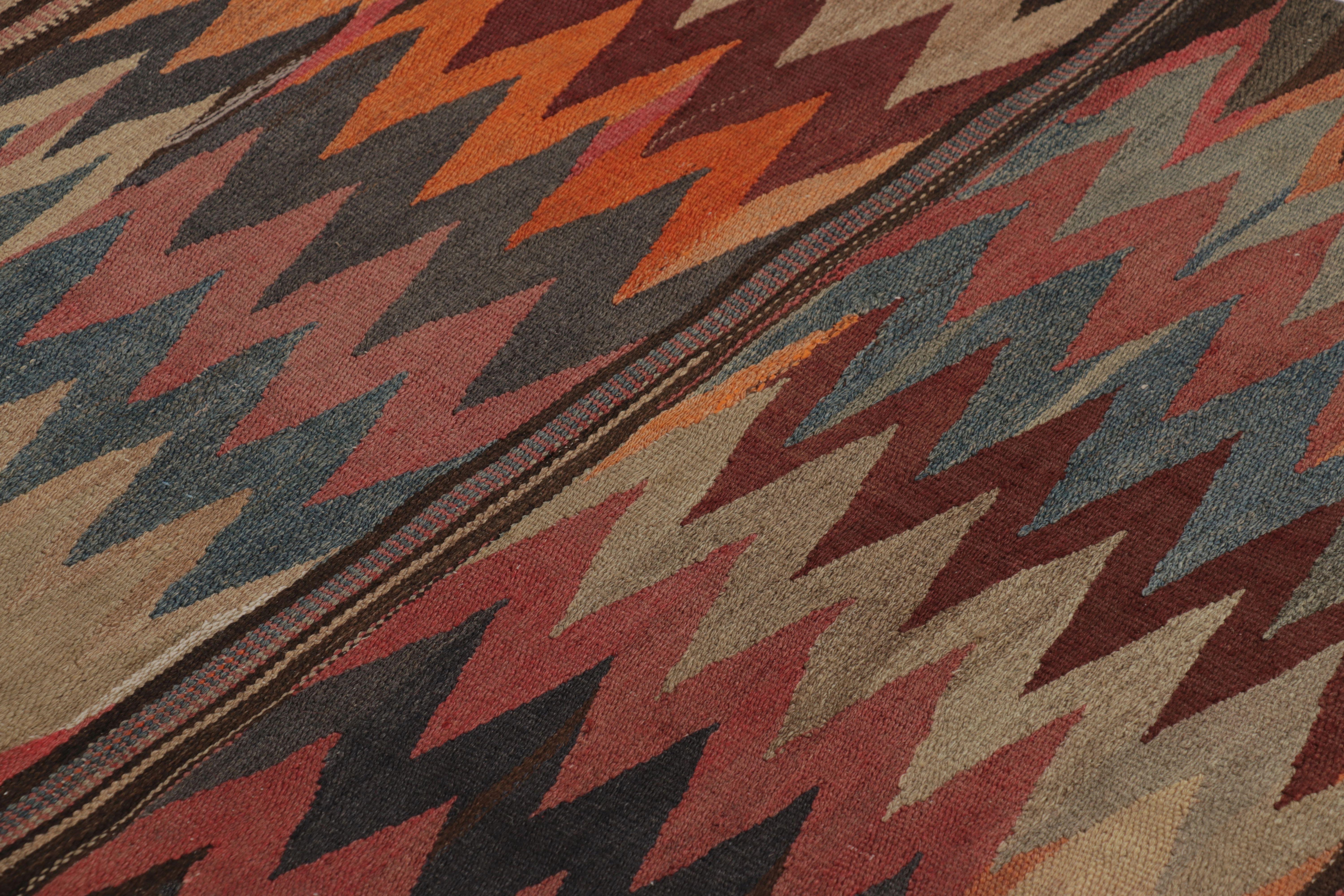 Vintage Persian Kilim Runner, Tribal Rug with Vibrant Chevrons - Rug & Kilim (Persisch) im Angebot