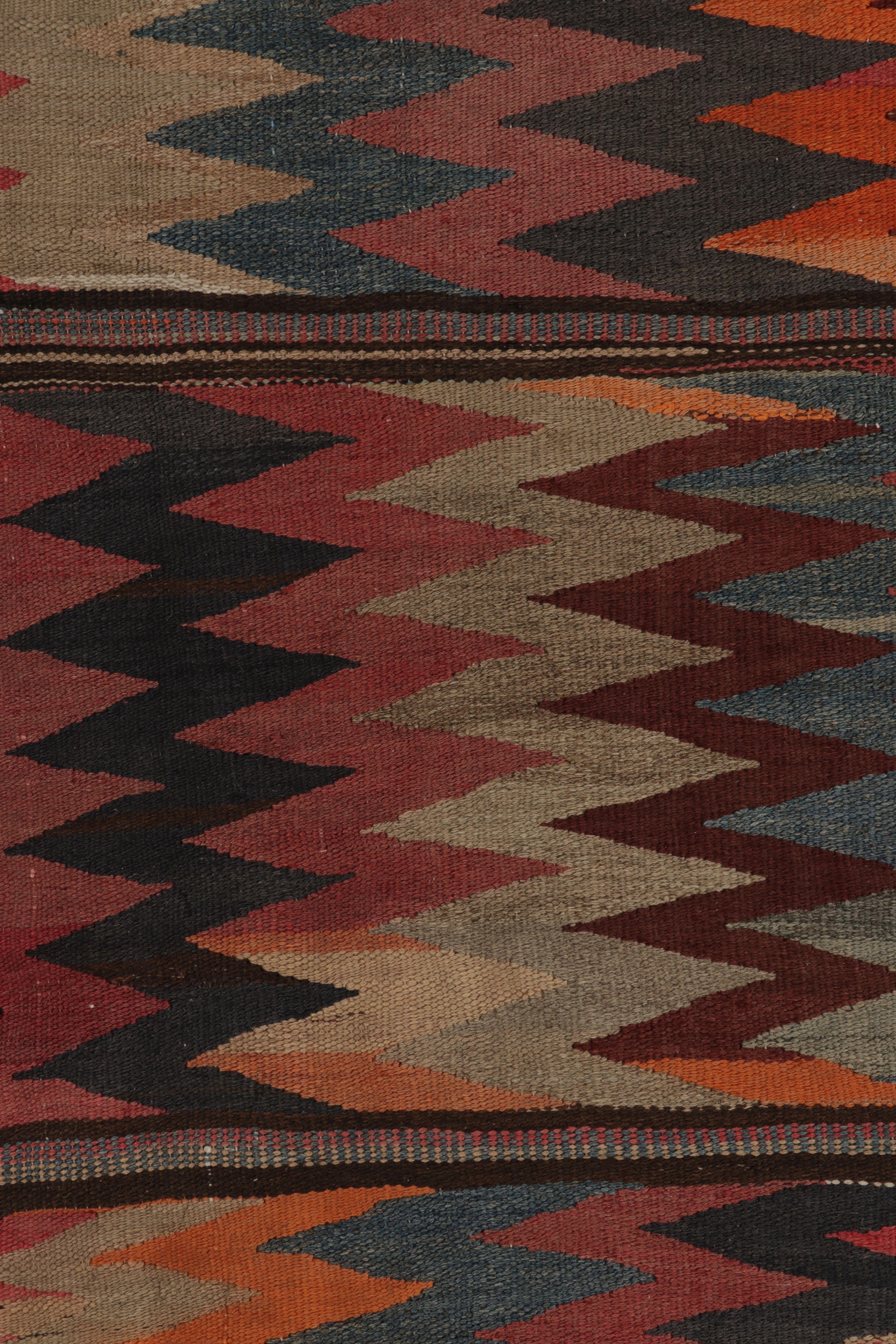 Vintage Persian Kilim Runner, Tribal Rug with Vibrant Chevrons - Rug & Kilim (Handgewebt) im Angebot