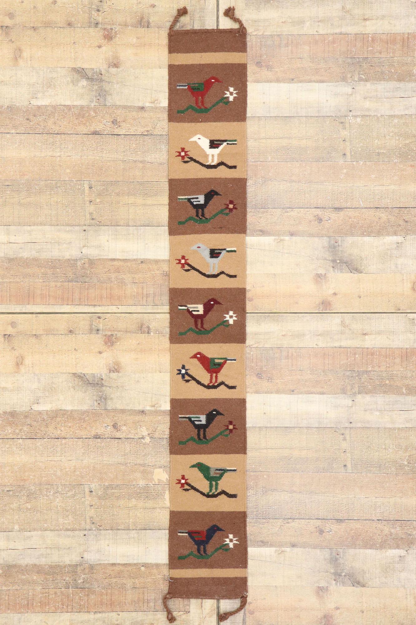 Persischer Vintage-Kelim-Lufer mit Vogel-Design im Angebot 1