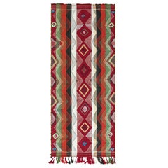 Persischer Vintage-Kelim-Läufer mit mehrfarbigen Streifen und Diamanten von Rug & Kilim