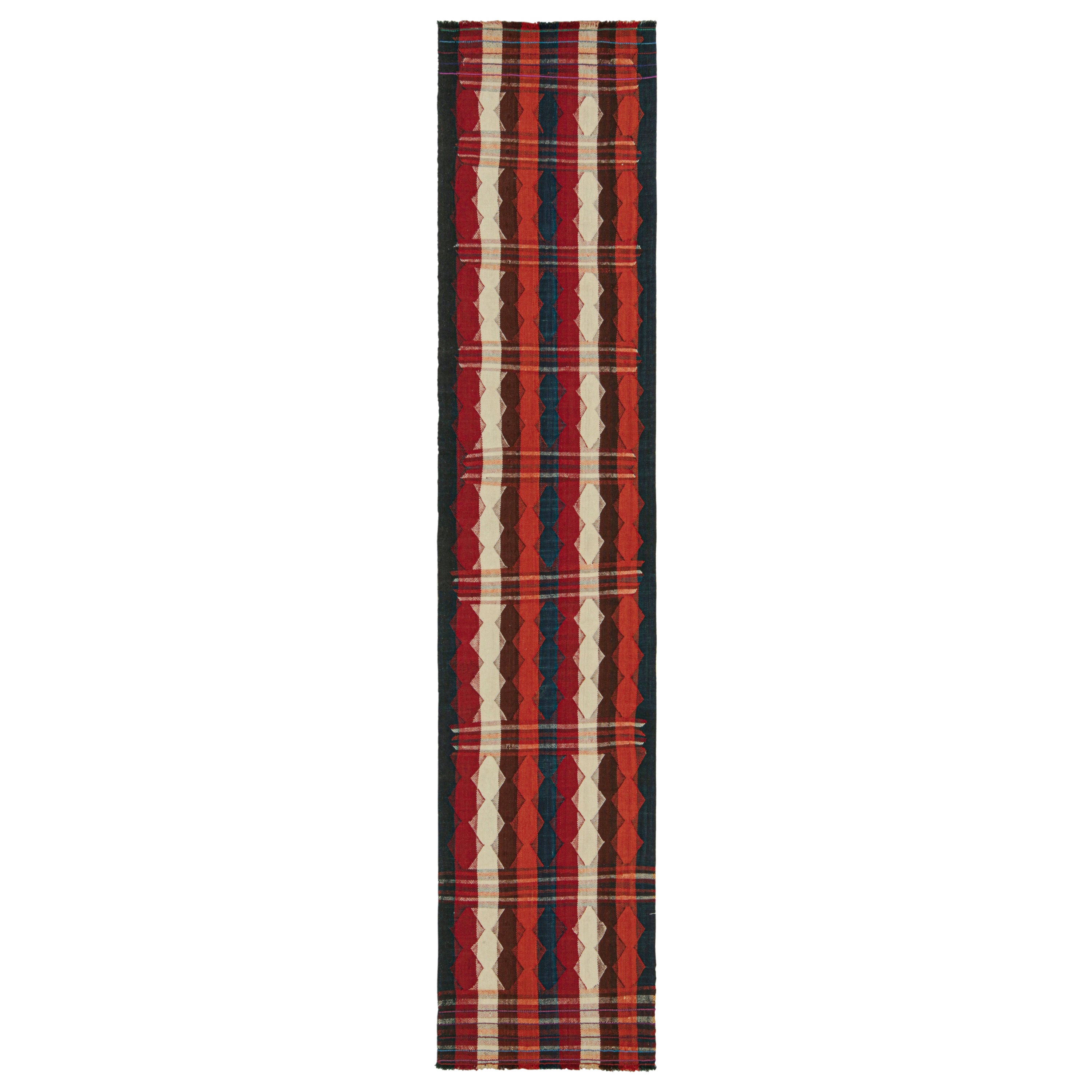Runner persiano vintage con strisce e motivi geometrici di Rug & Kilim