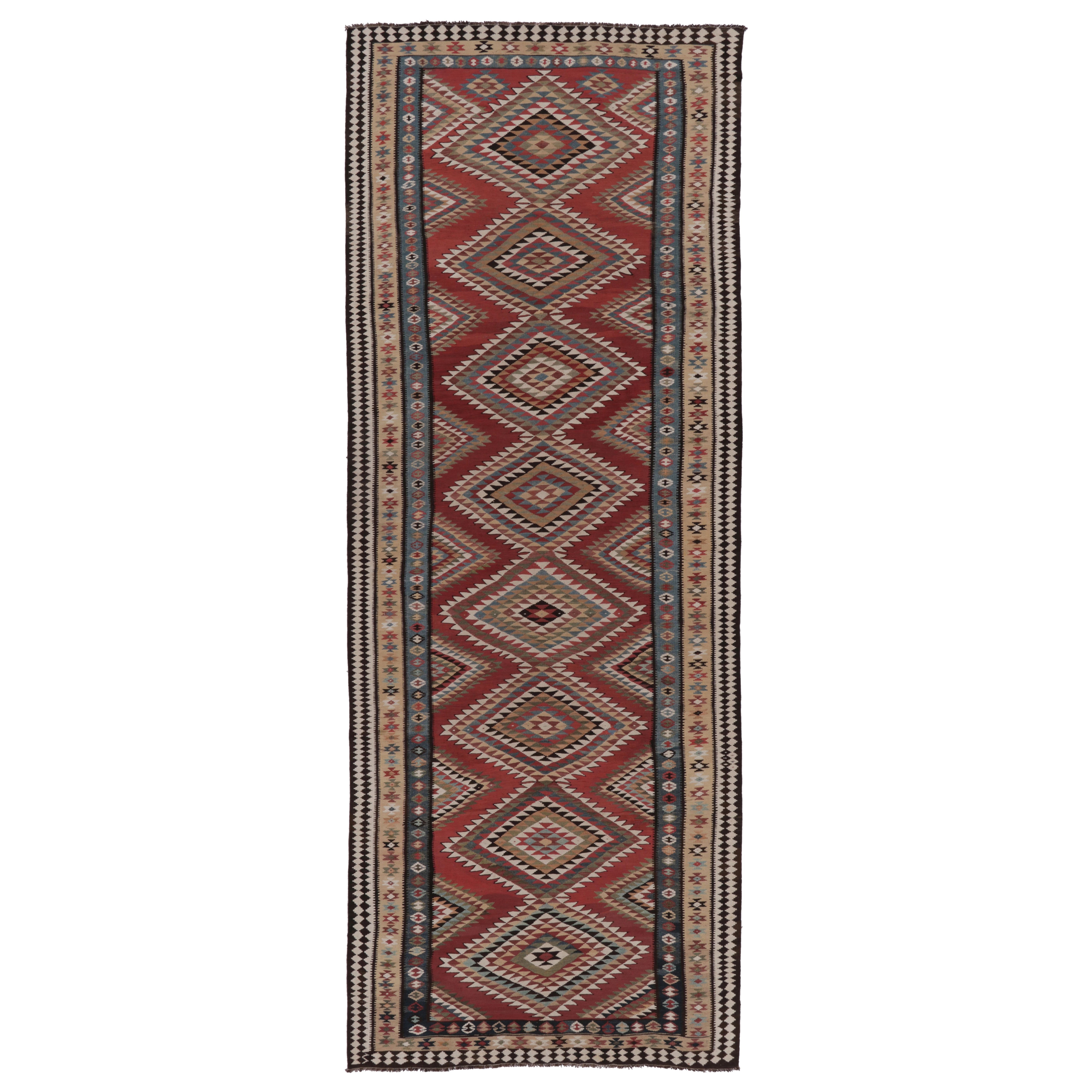 Vintage Persian Kilim, Tribal Gallery Runner Rug with Diamonds - Rug 
Kilim en vente