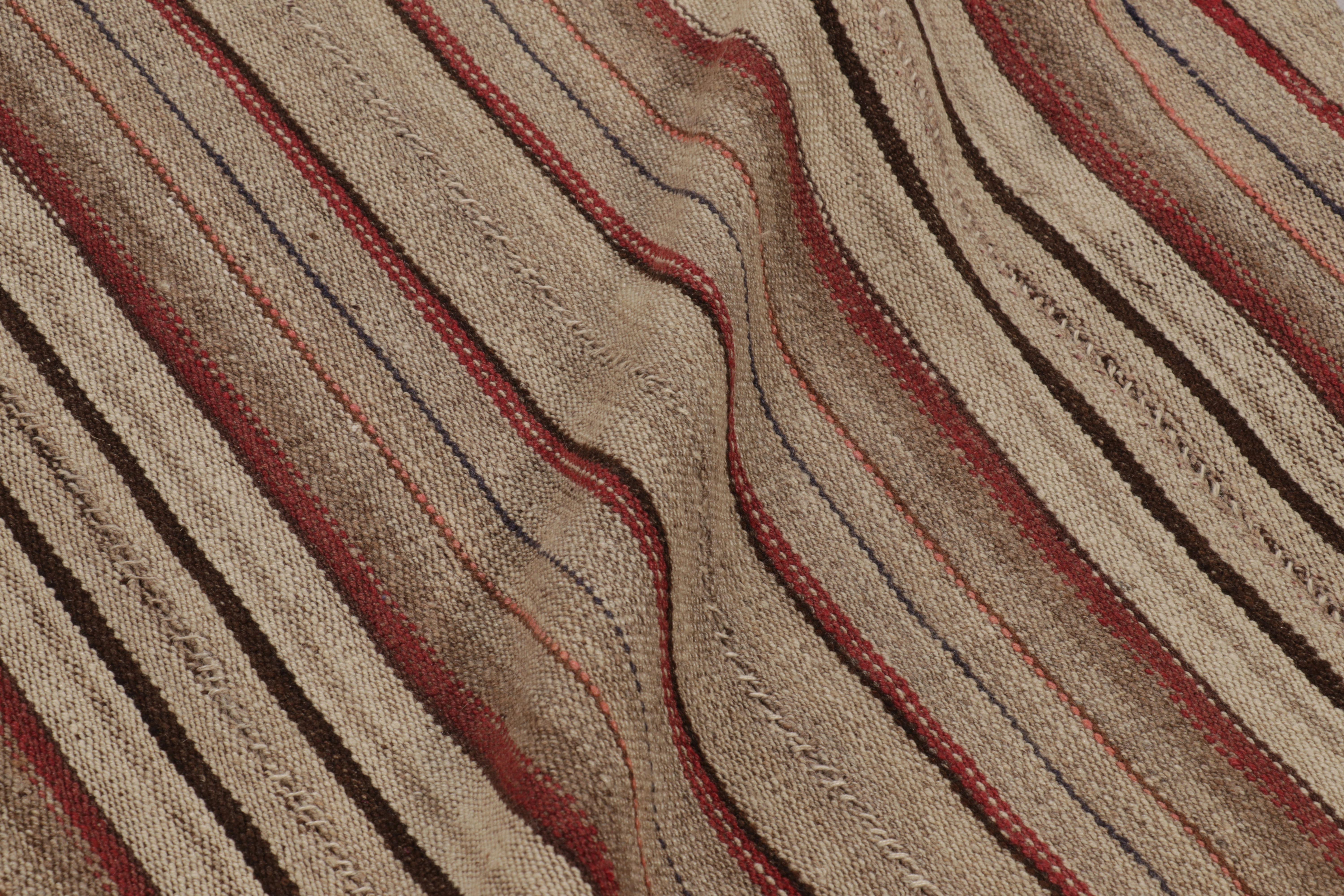 Metà XX secolo Rug & Kilim persiano d'epoca, tappeto tribale a strisce policrome in vendita