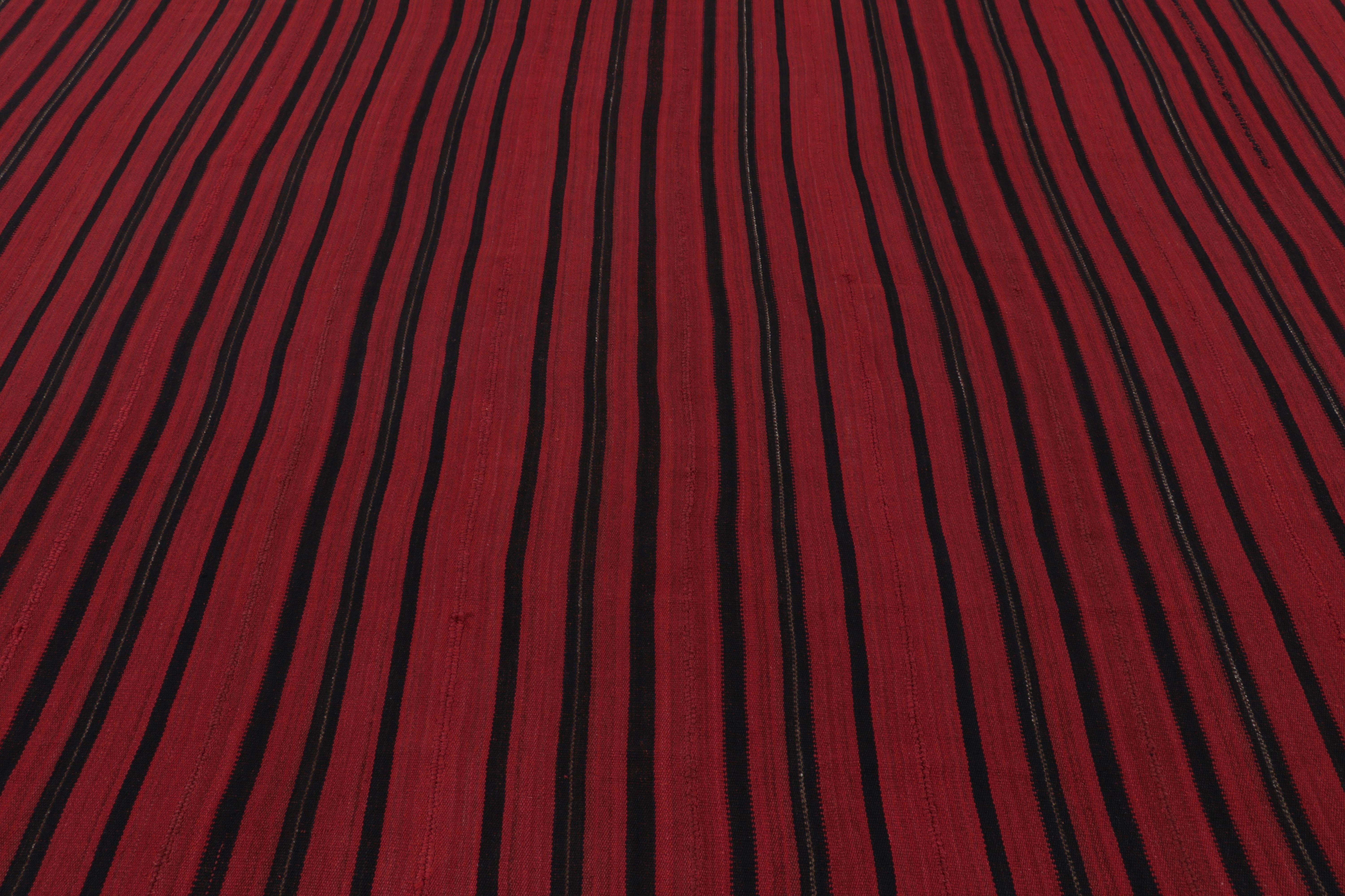 Vintage Persian Kilim, Stammes-Teppich in Rot und Schwarz gestreift (Kelim) im Angebot