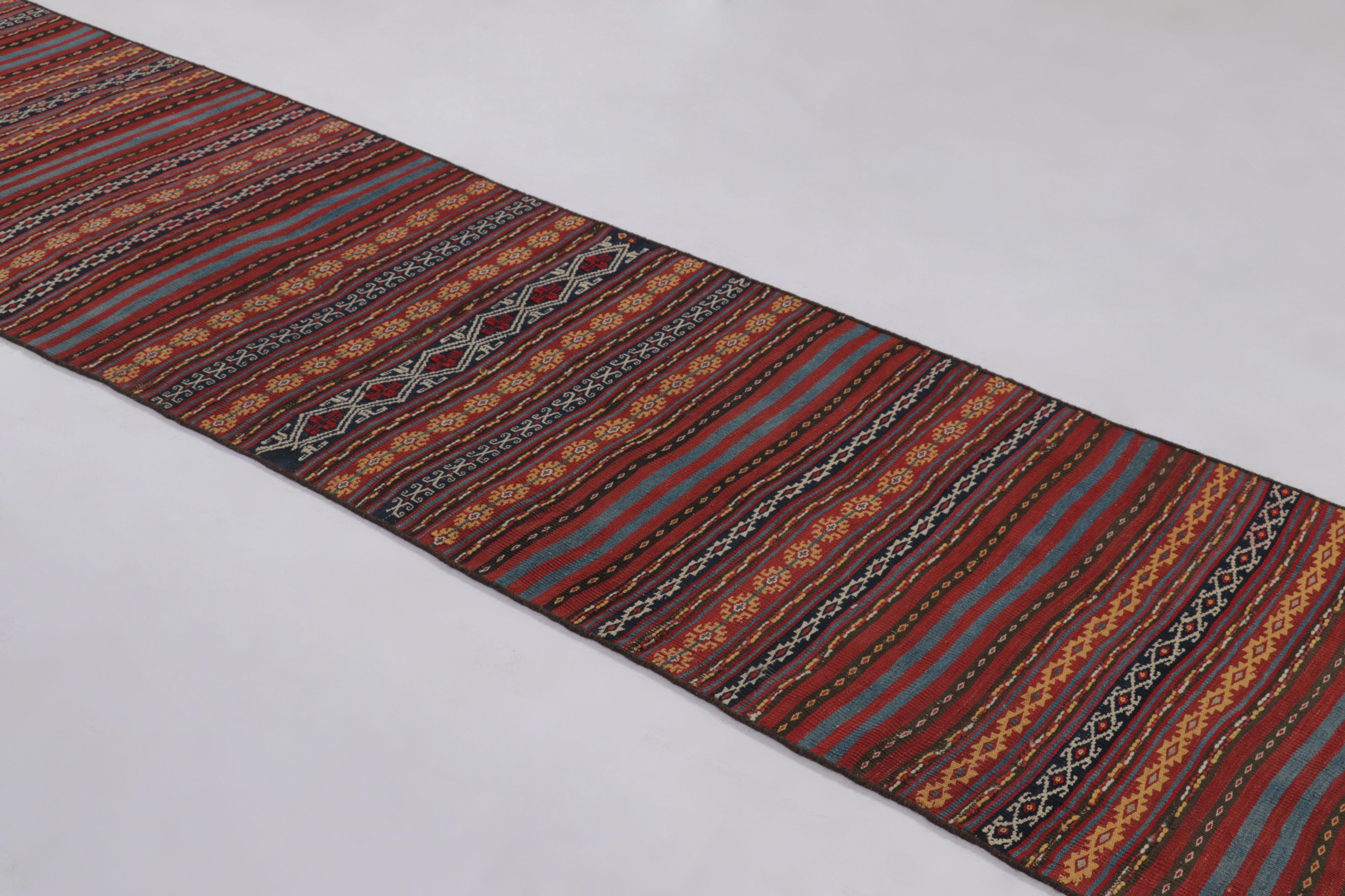 Persiano Vintage Persian Kilim, Tribal Runner Rug with Intricate Bands - Rug & Kilim in vendita