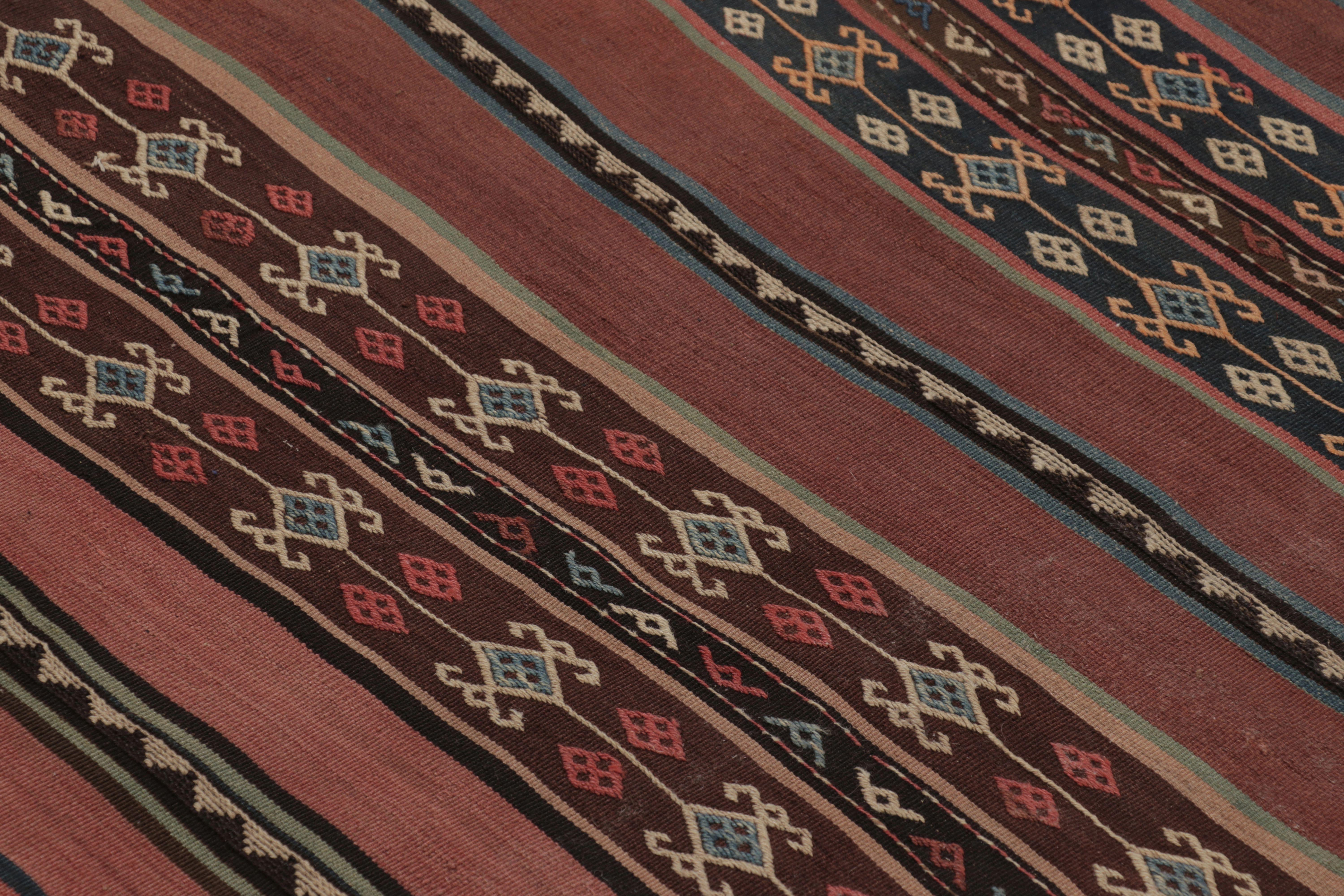 Vintage Persian Kilim, Tribal Runner Rug with Ram's Horn Motifs - Rug & Kilim In Good Condition For Sale In Long Island City, NY