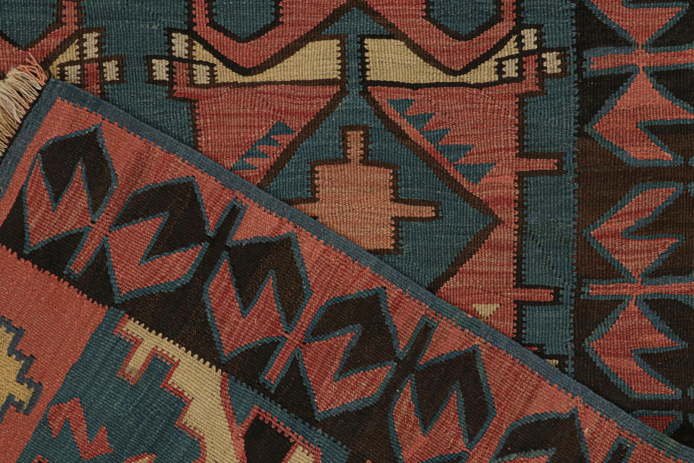 Persischer Kelim mit blauen geometrischen Mustern von Teppich & Kilim (Wolle) im Angebot
