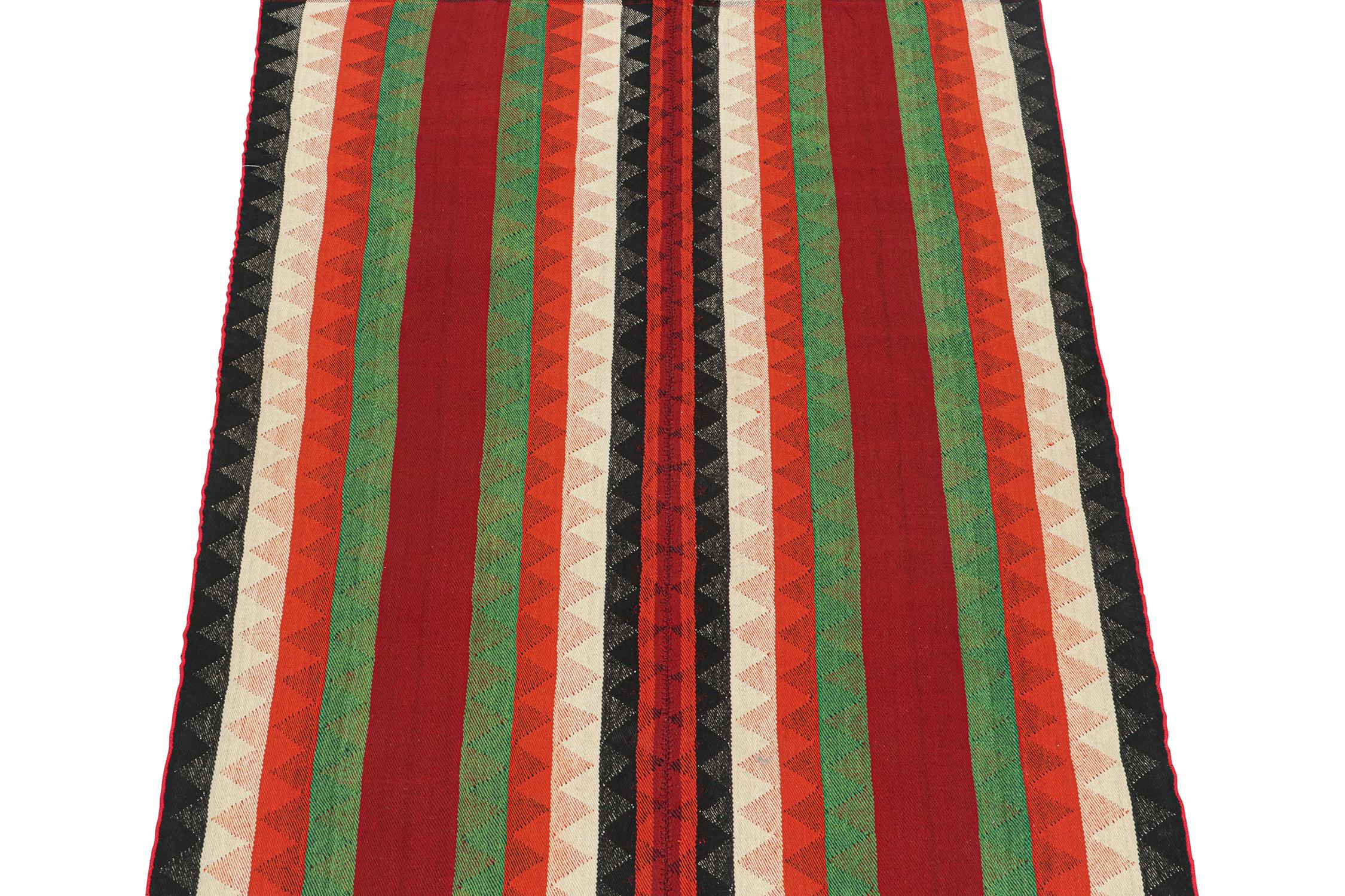 Persischer Kelim mit mehrfarbigen Streifen von Teppich & Kilim (Stammeskunst) im Angebot