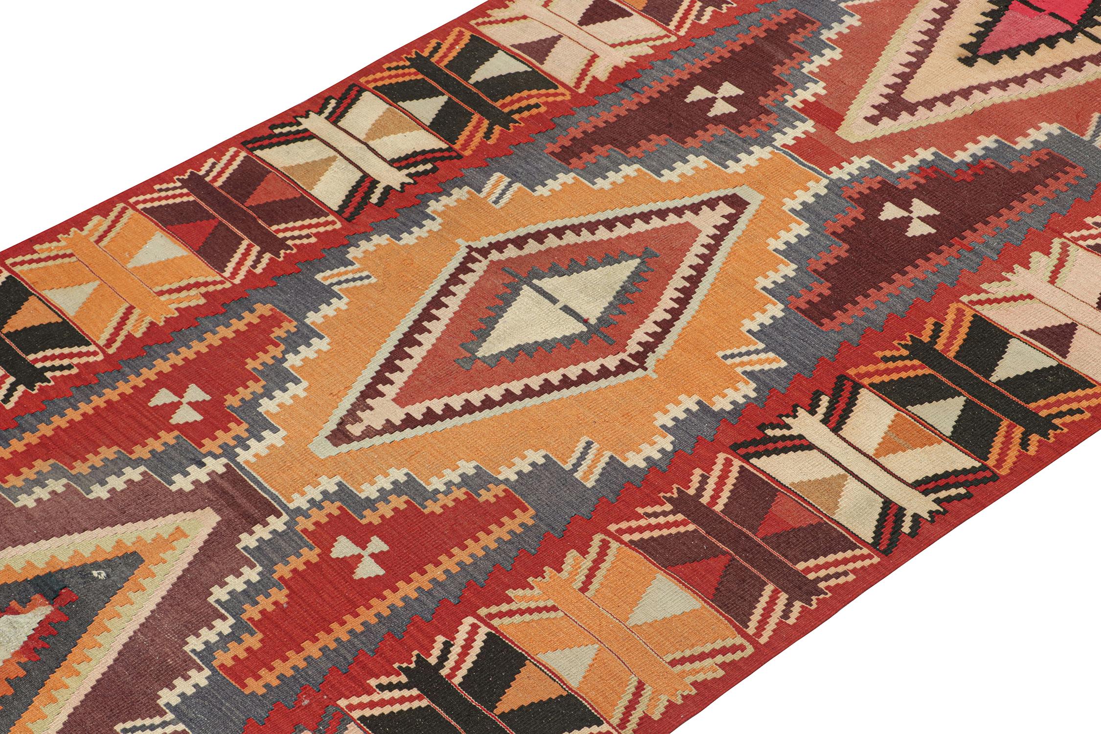 Persischer Kelim mit polychromen, geometrischen Mustern von Teppich & Kilim (Handgeknüpft) im Angebot