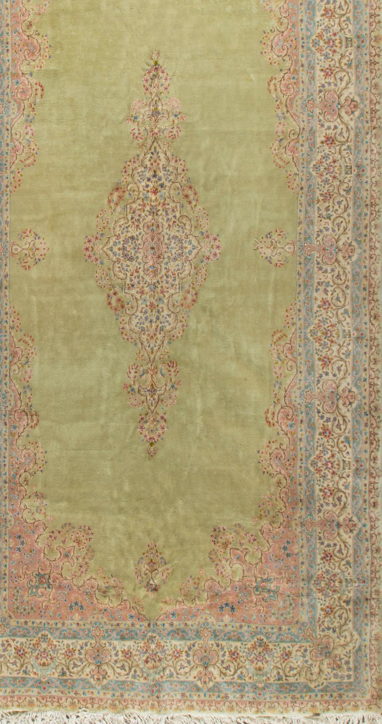 Persischer Kirman-Teppich 9'7 x 19'7,2 m (Handgewebt) im Angebot