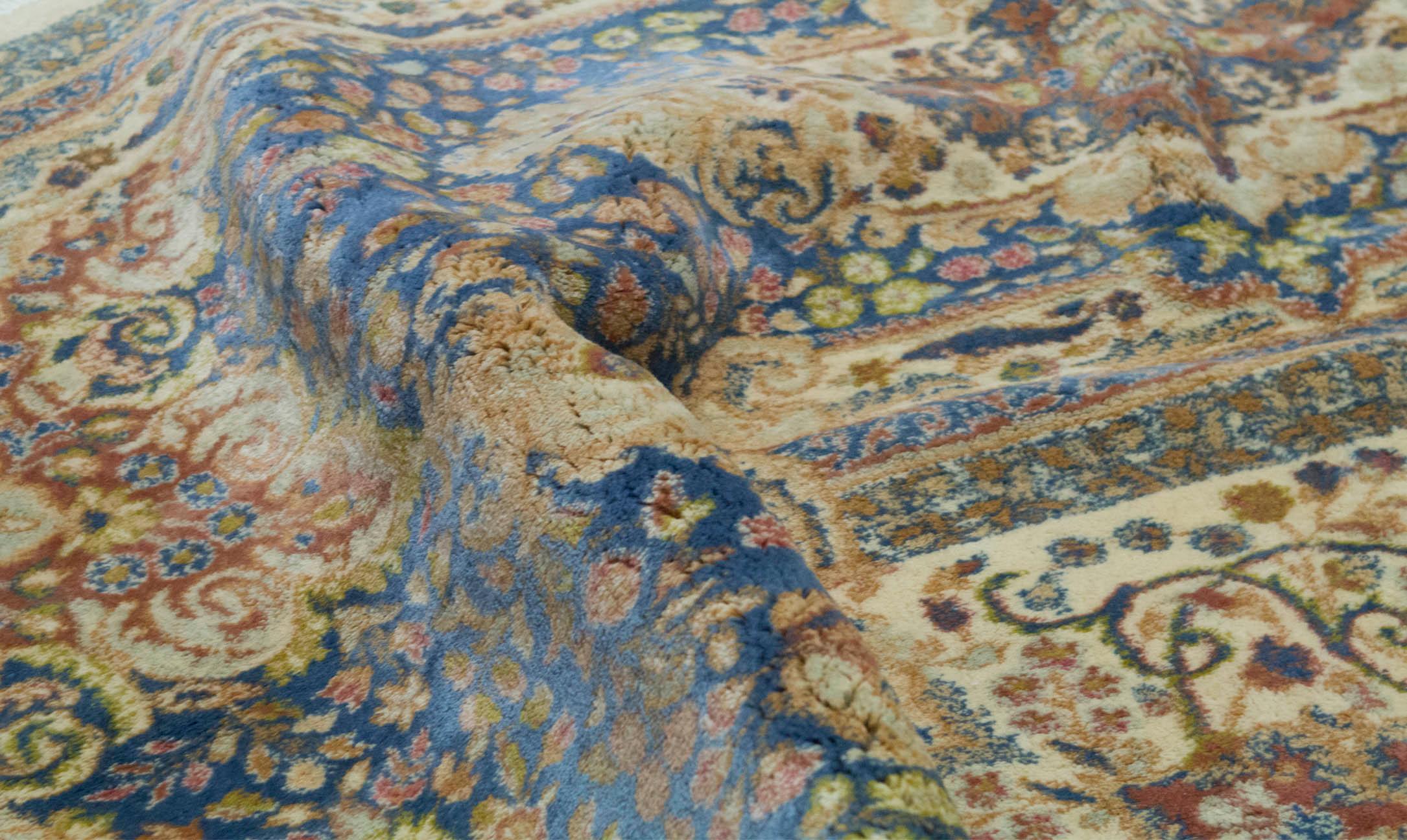 Persischer Kirman-Teppich, um 1940 im Zustand „Hervorragend“ im Angebot in Secaucus, NJ