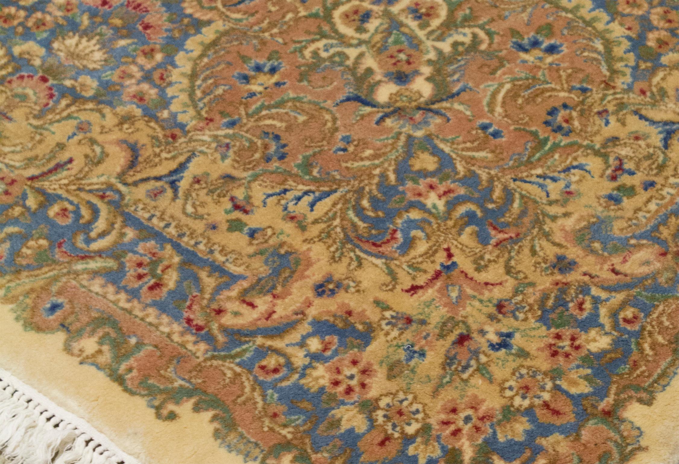 Vintage Persian Kirman Rug, circa 1940 In Excellent Condition For Sale In Secaucus, NJ