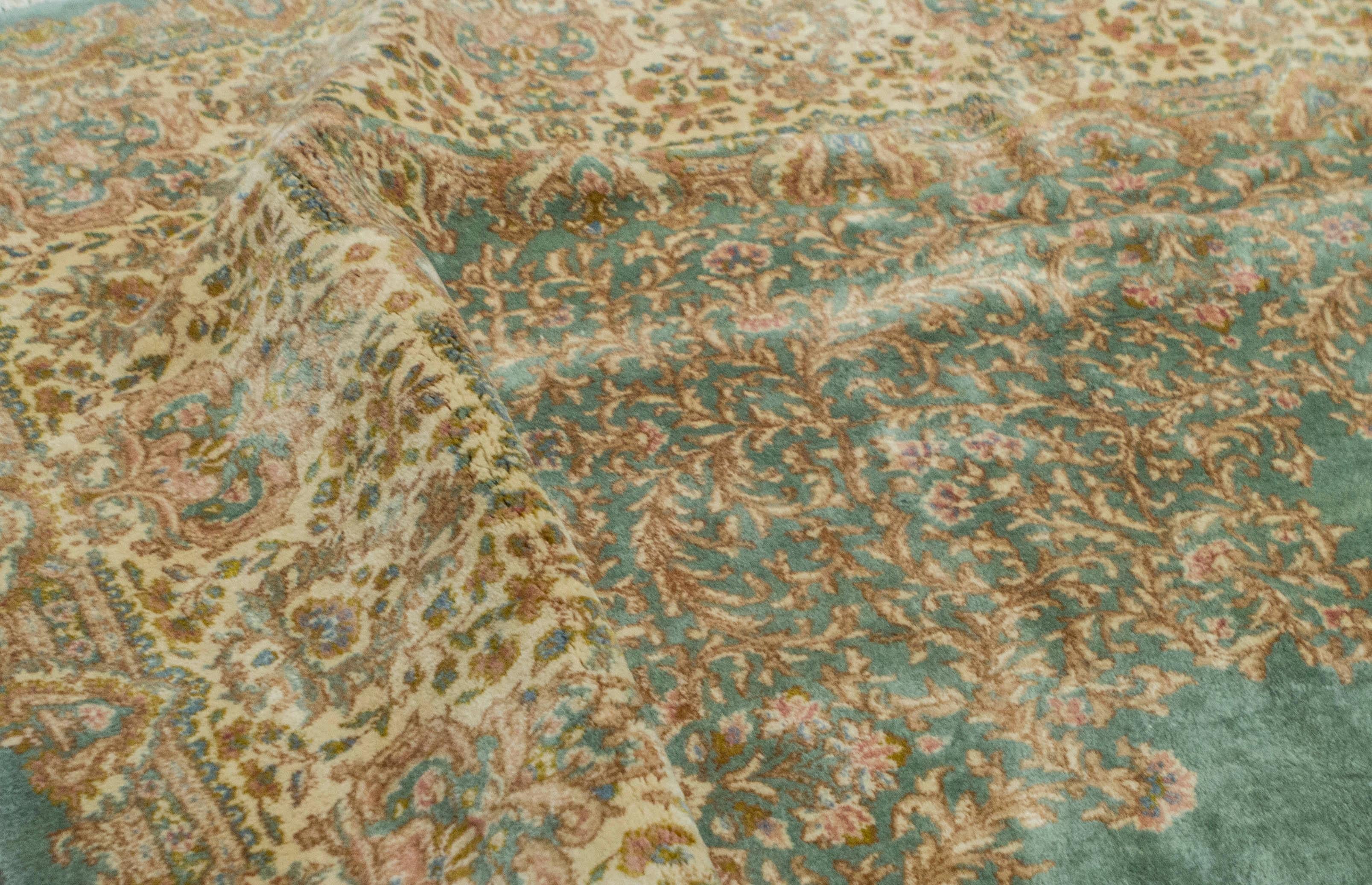 Persischer Kirman-Teppich, um 1940 (Mitte des 20. Jahrhunderts) im Angebot