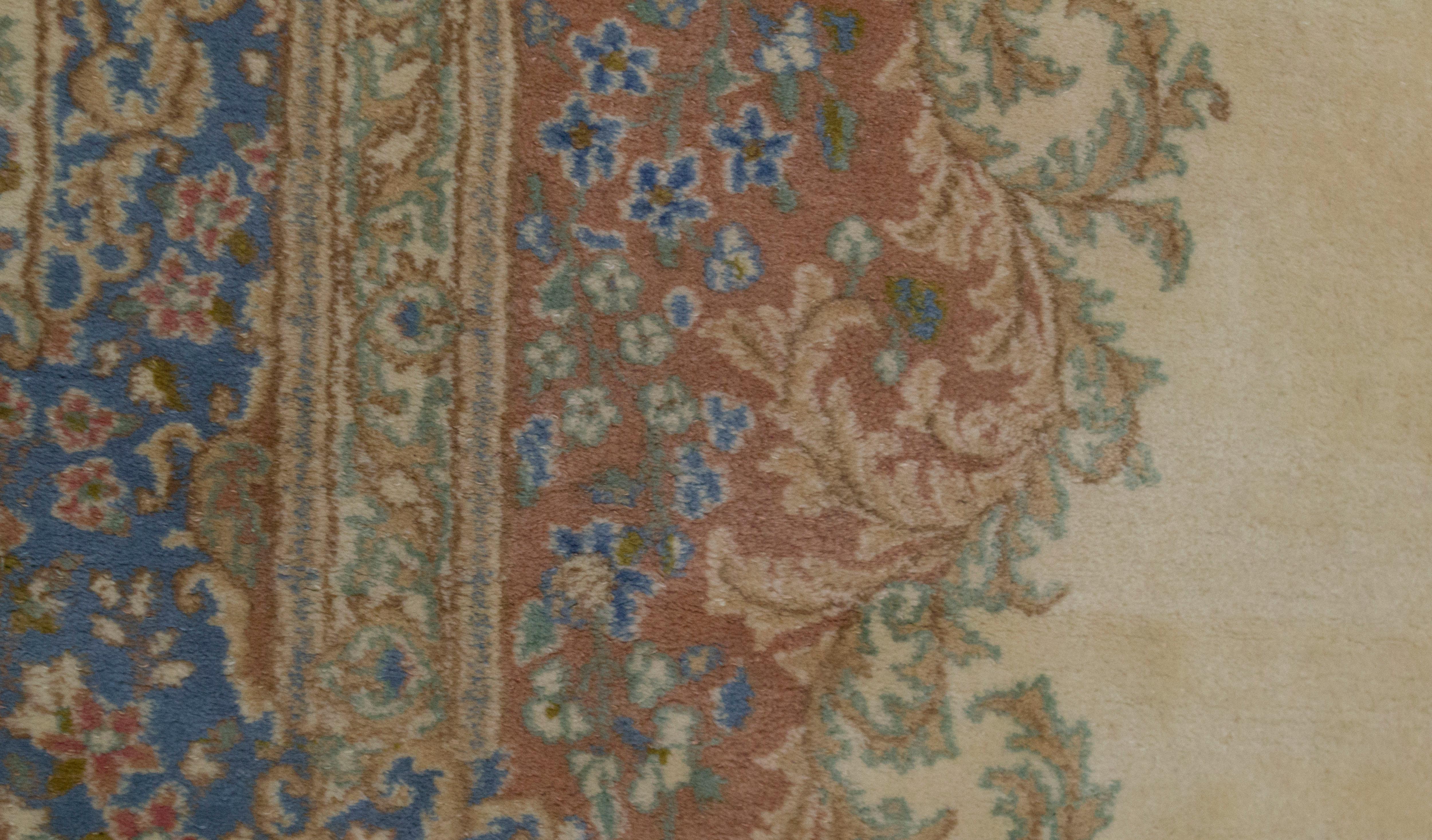 Persischer Kirman-Teppich, um 1940 (Wolle) im Angebot