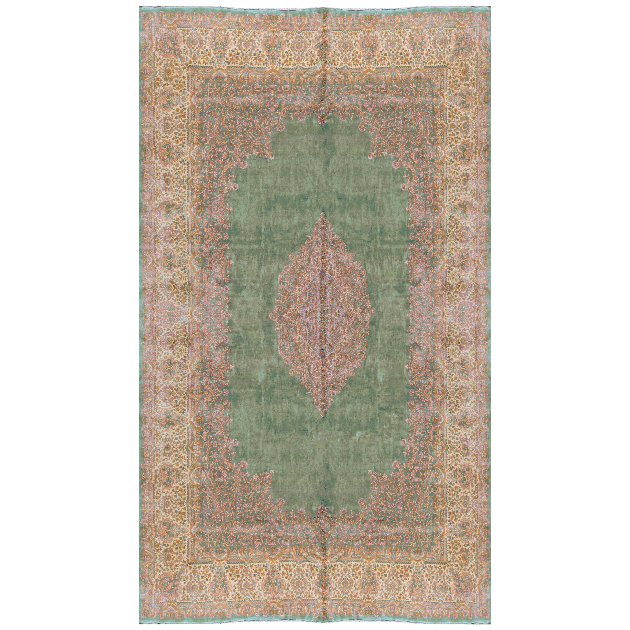 Persischer Kirman-Teppich, um 1940 im Angebot