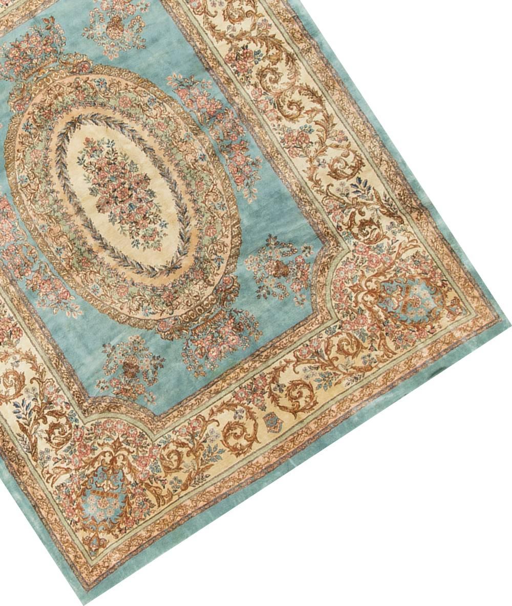 The delightful powder blue ground complimented by the ivory and soft floral designs creates a rug that will sit so well in a wide selection of rooms.